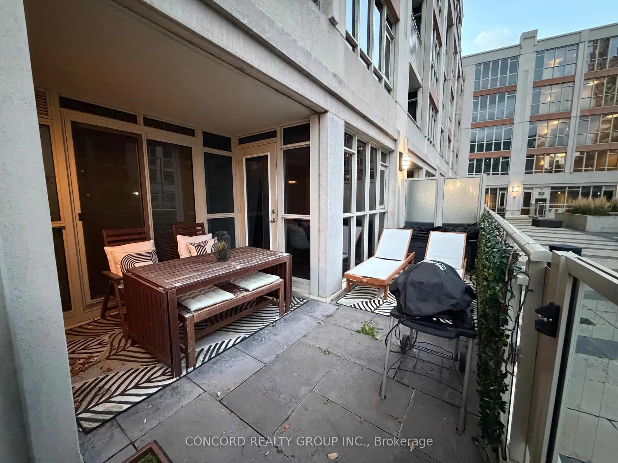 35 Bastion Street, #303