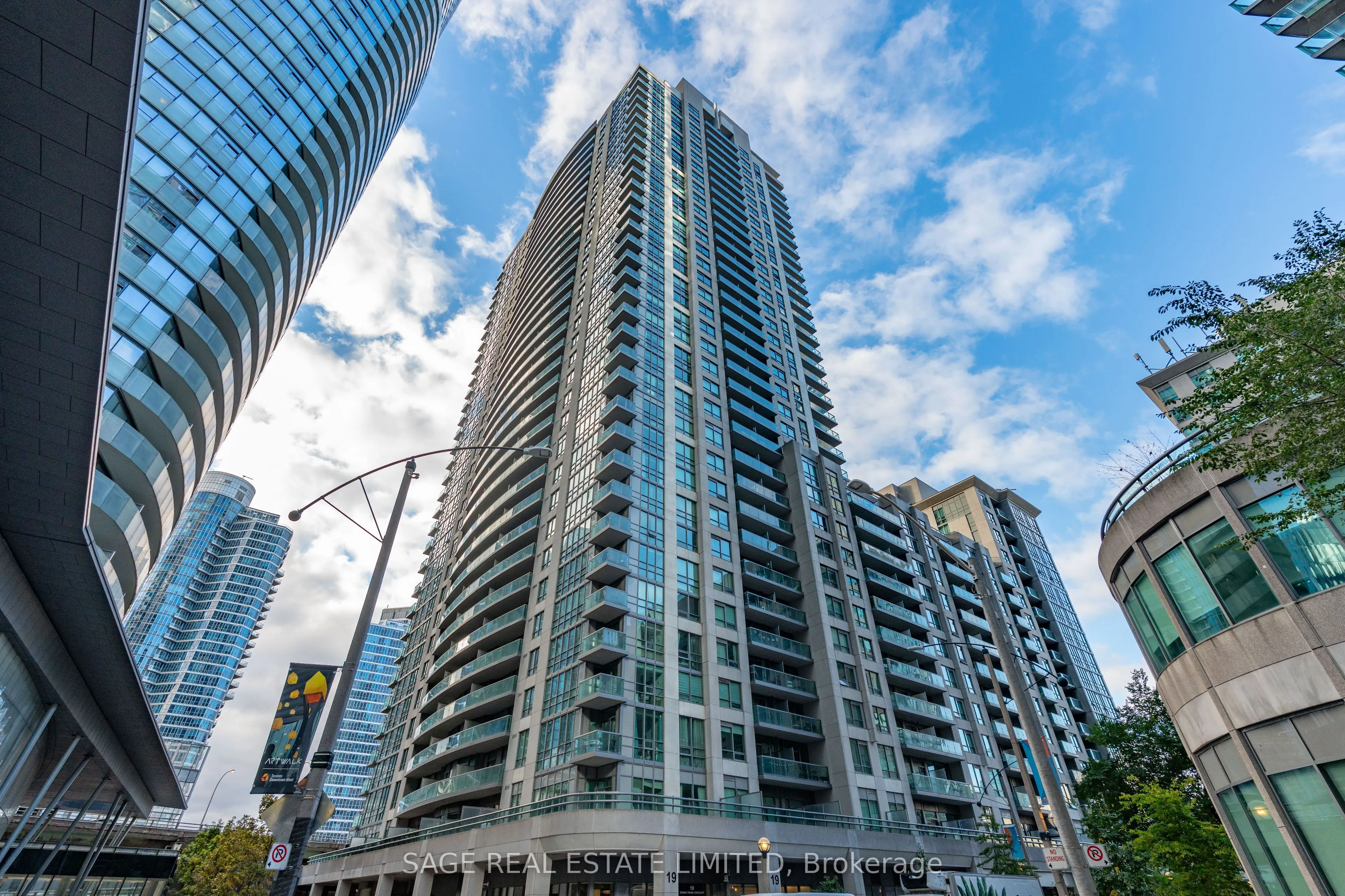 19 Grand Trunk Crescent, #3712