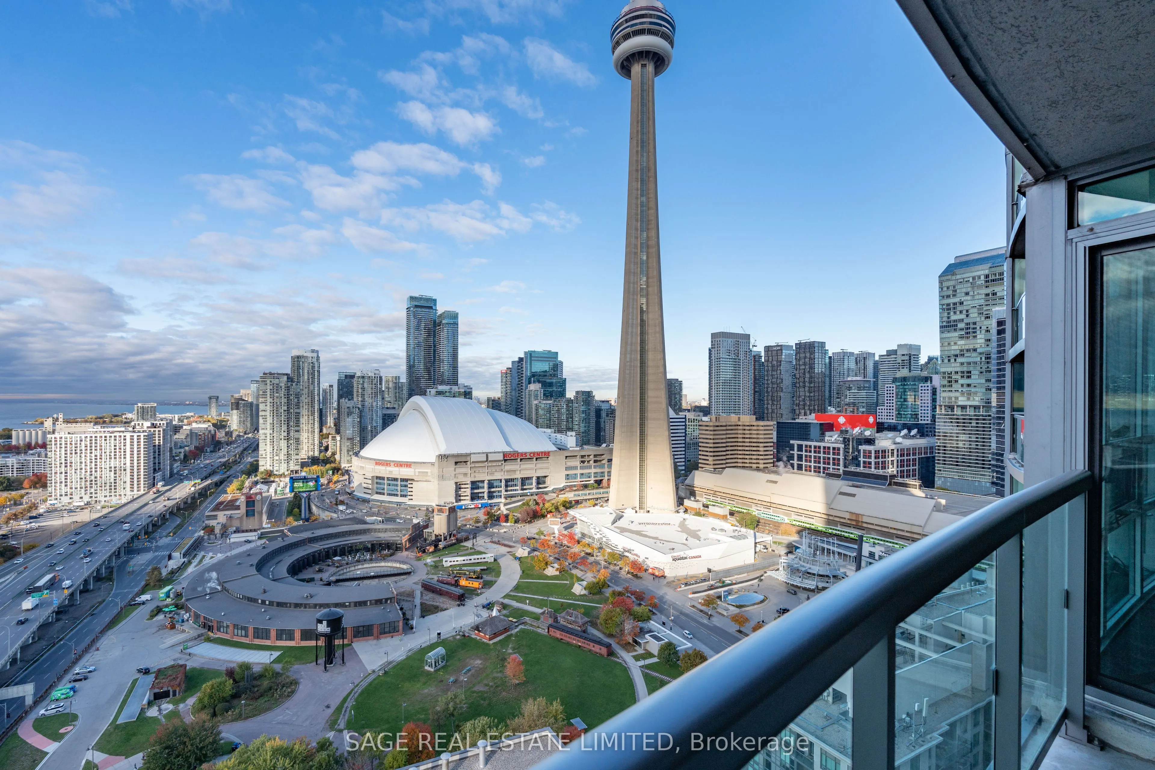 19 Grand Trunk Crescent, #3712