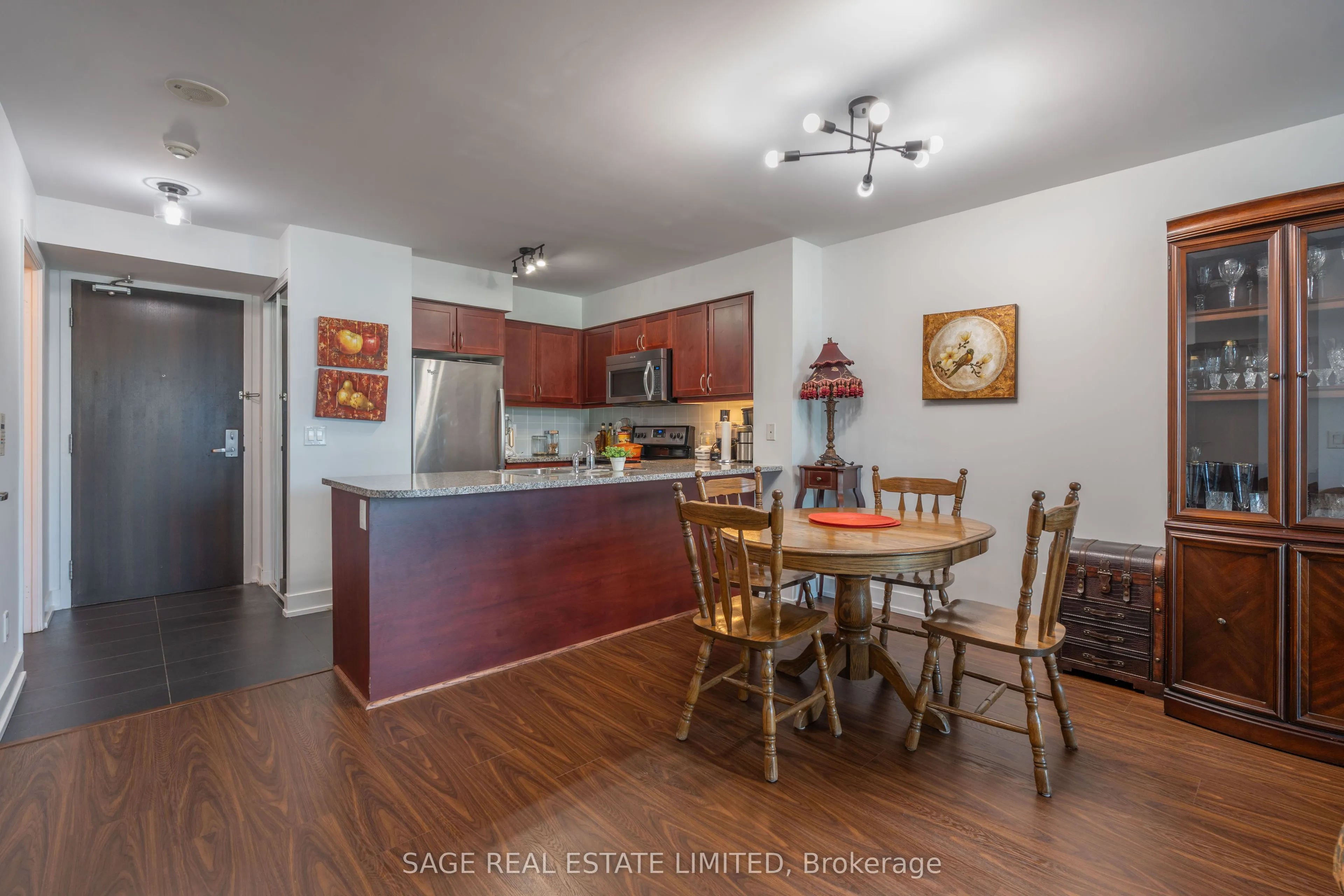 19 Grand Trunk Crescent, #3712