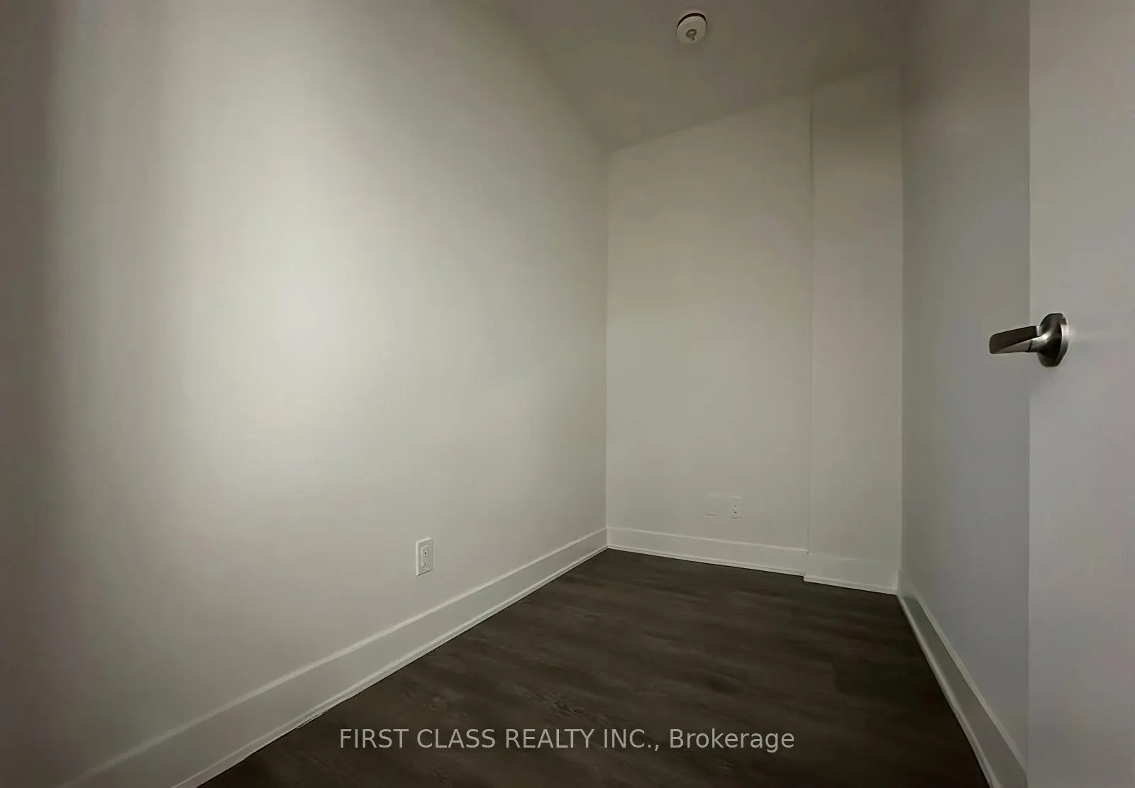 188 Fairview Mall Drive, #2010