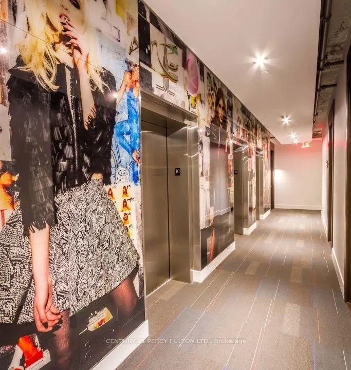 560 King Street W, #213