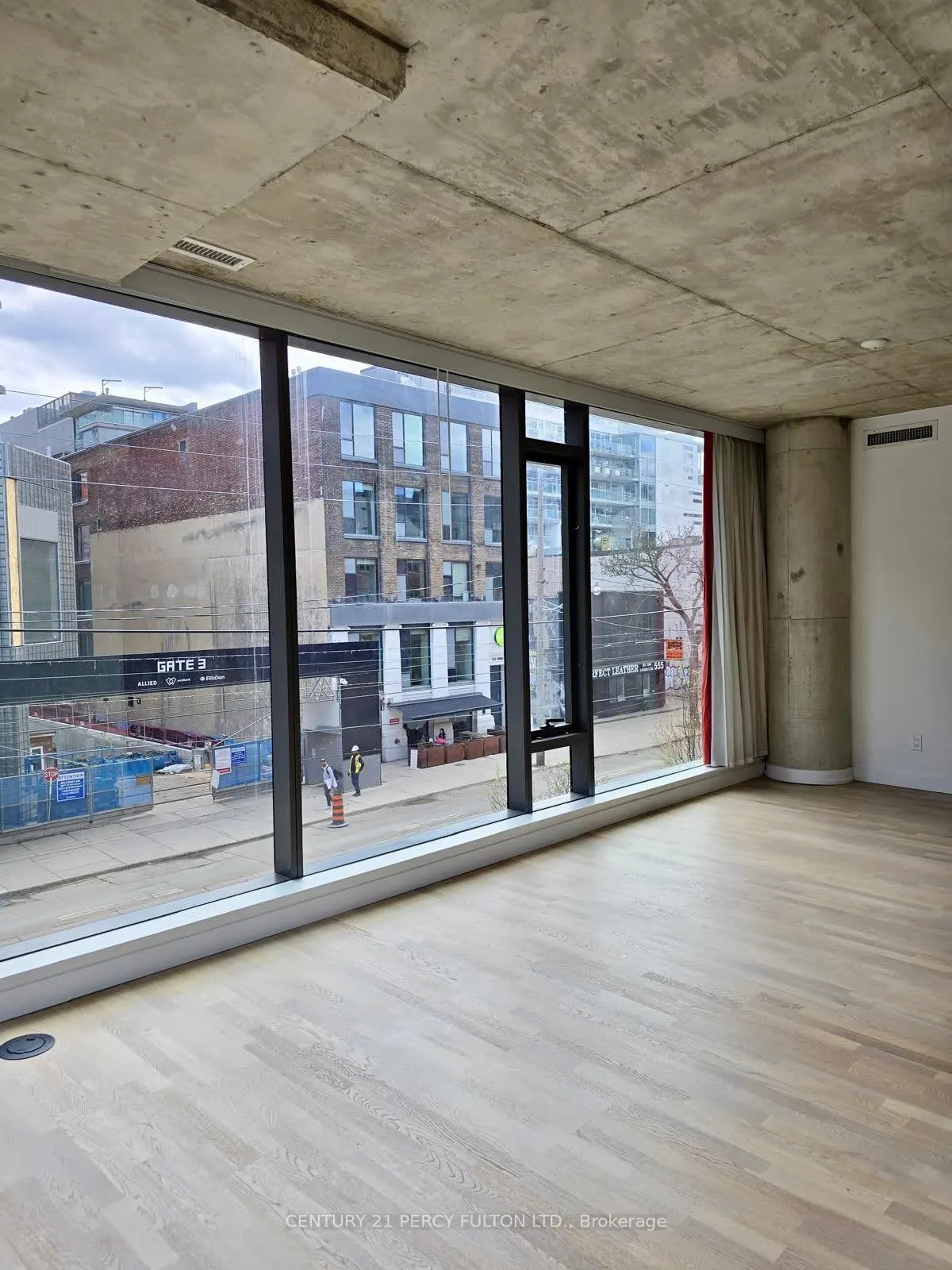 560 King Street W, #213