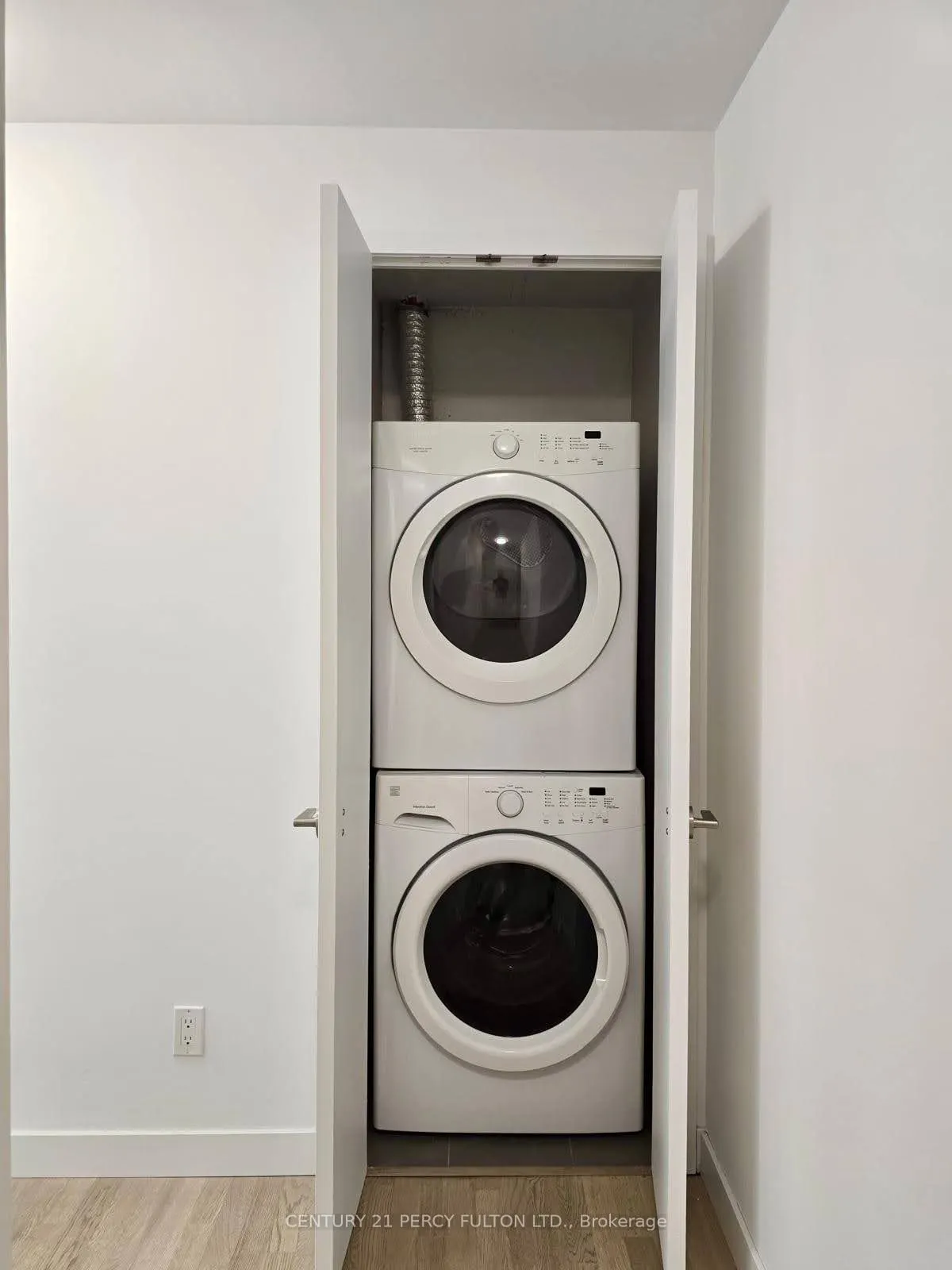 560 King Street W, #213