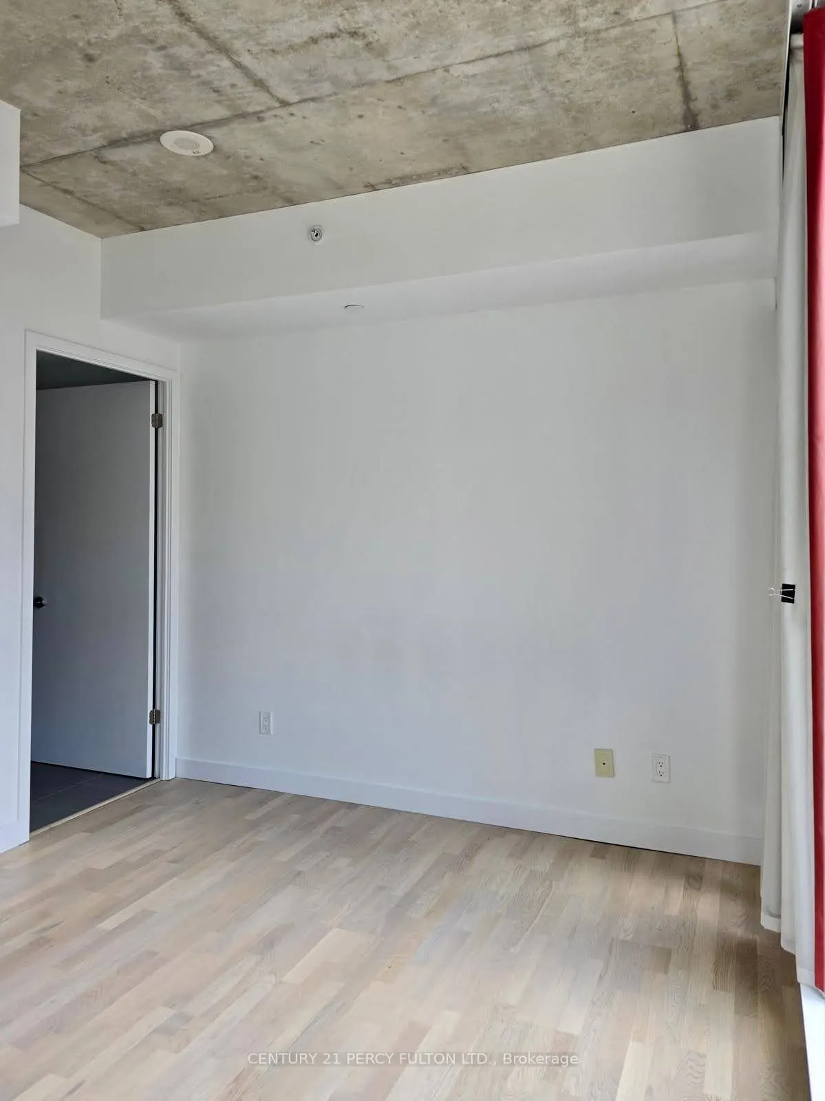 560 King Street W, #213