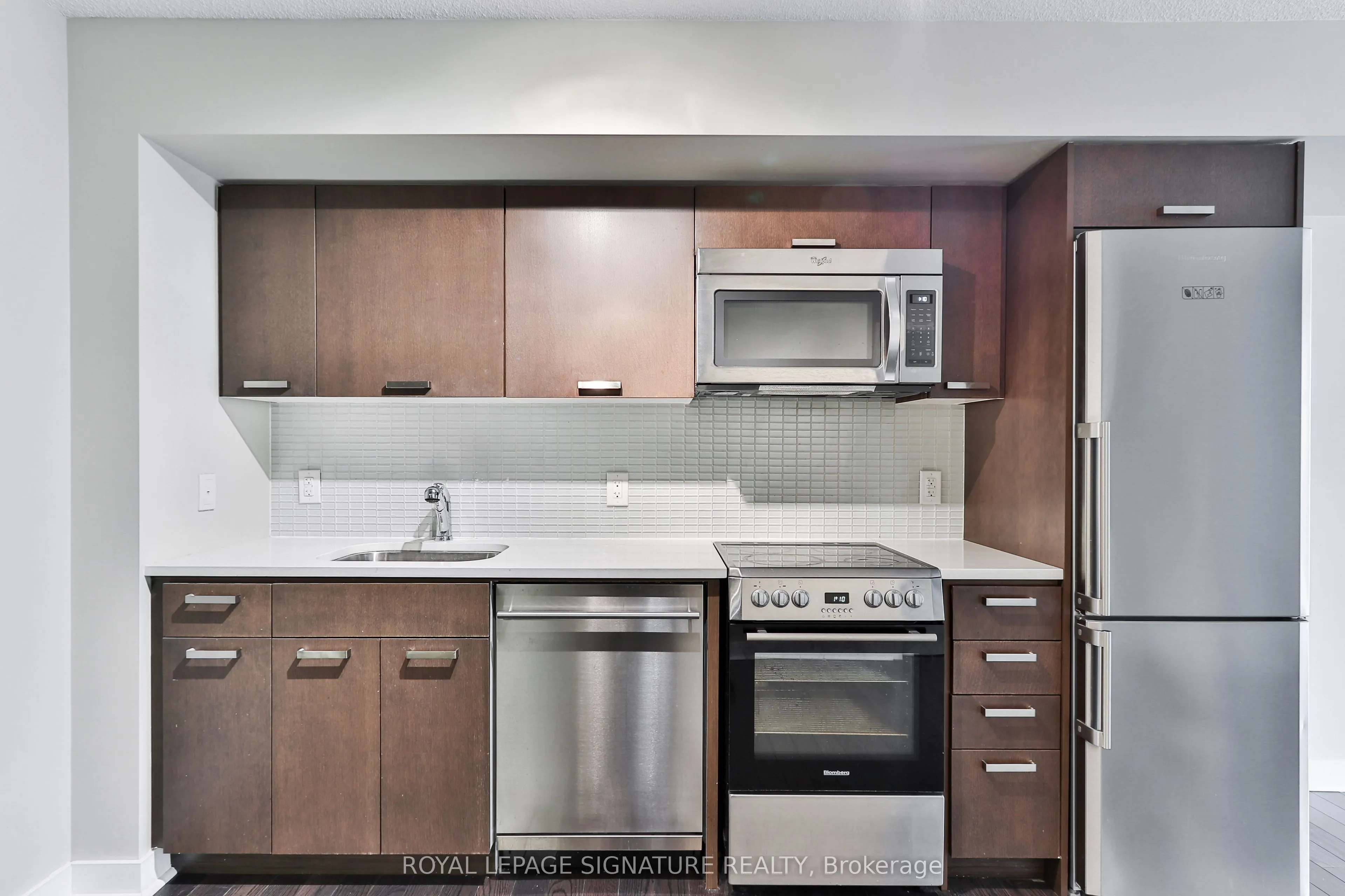 295 Adelaide Street W, #812