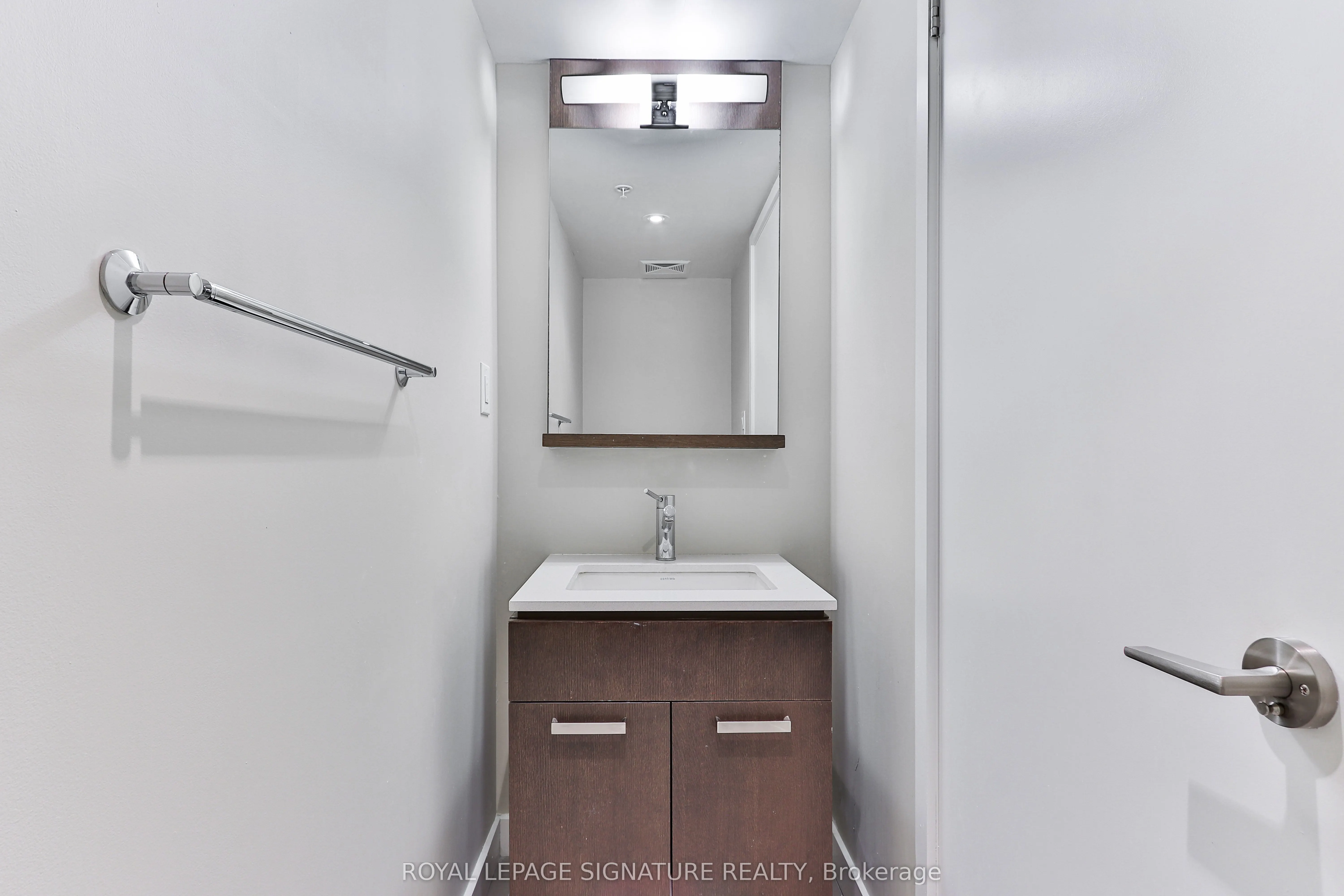 295 Adelaide Street W, #812