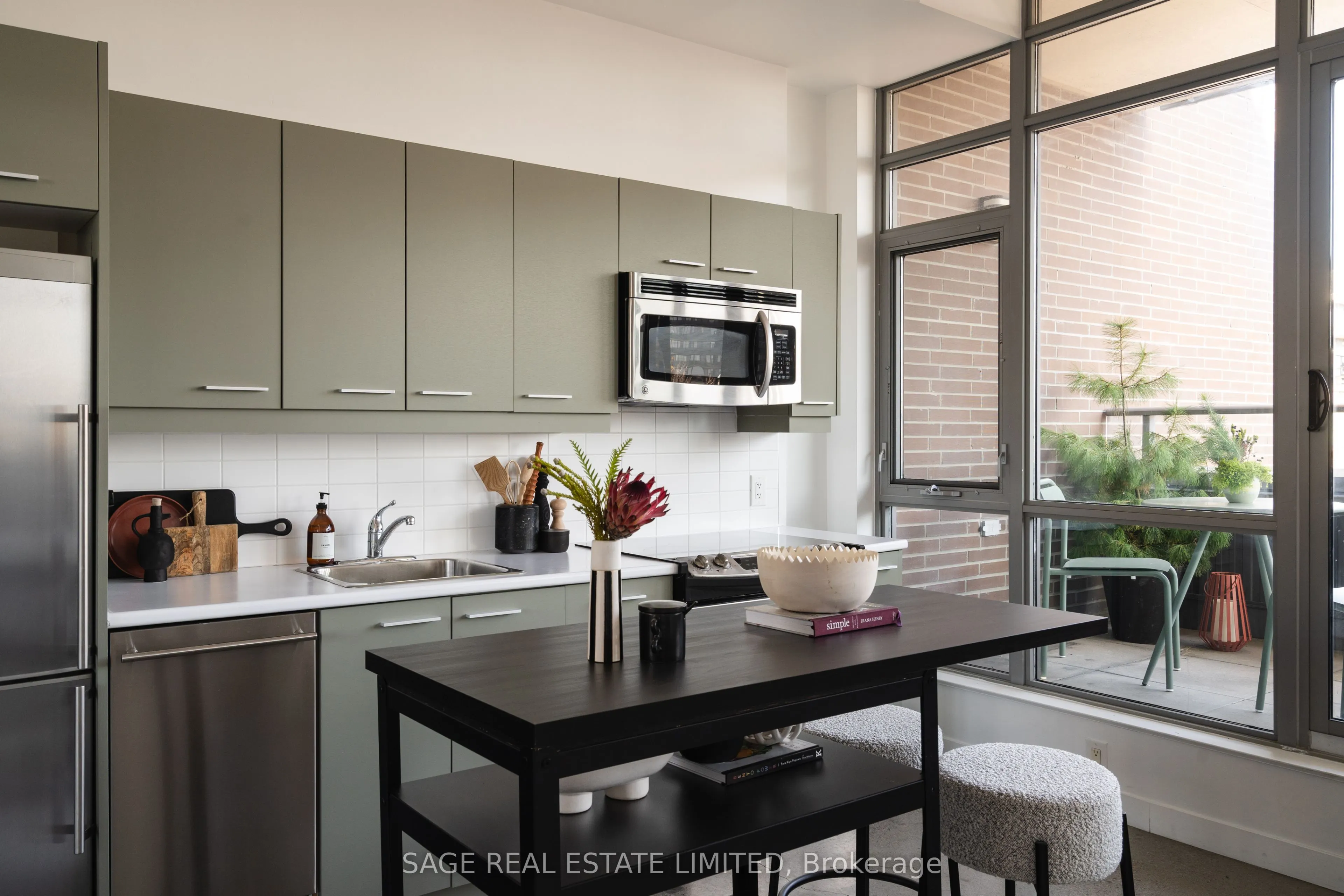 549 King Street E, #502