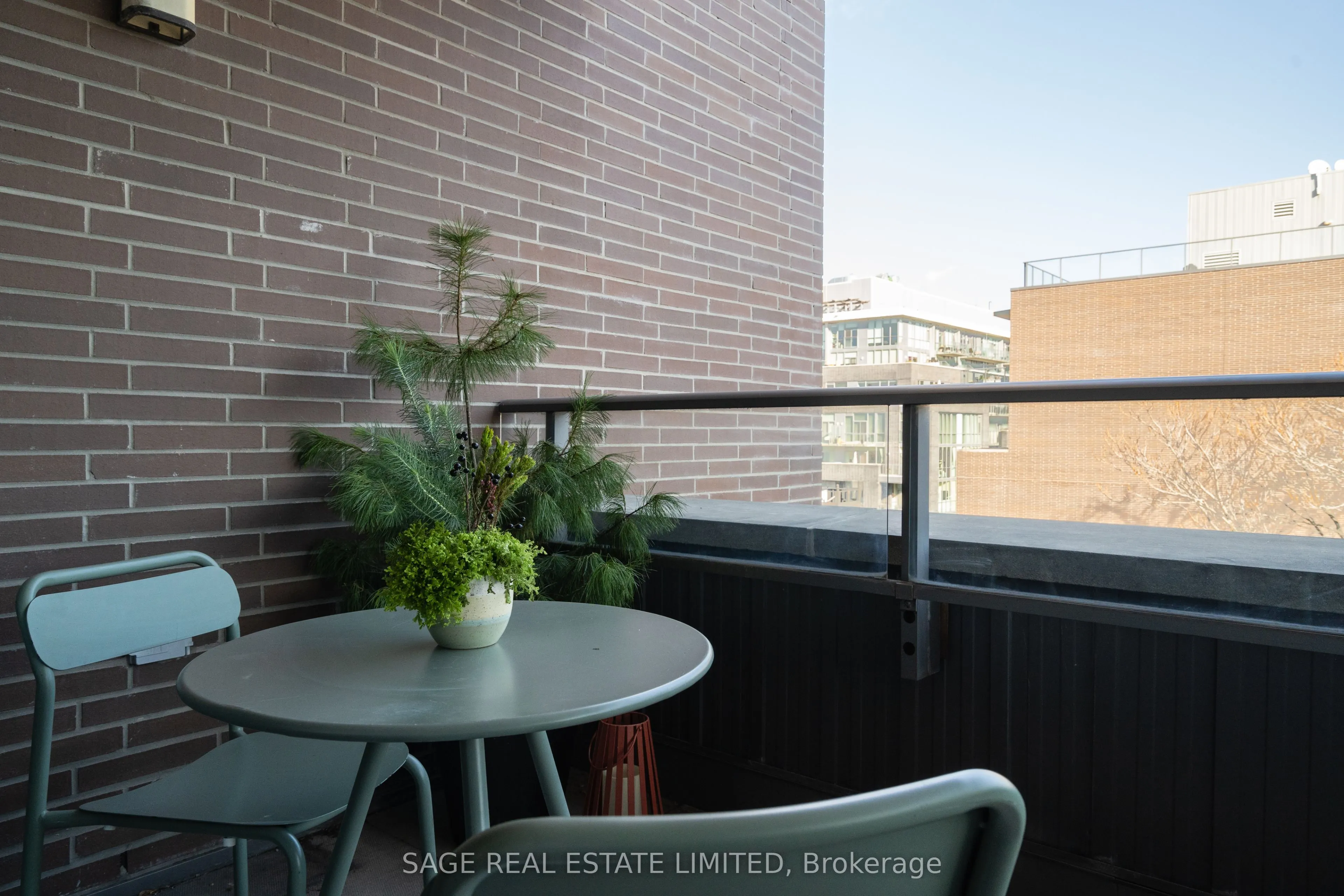 549 King Street E, #502