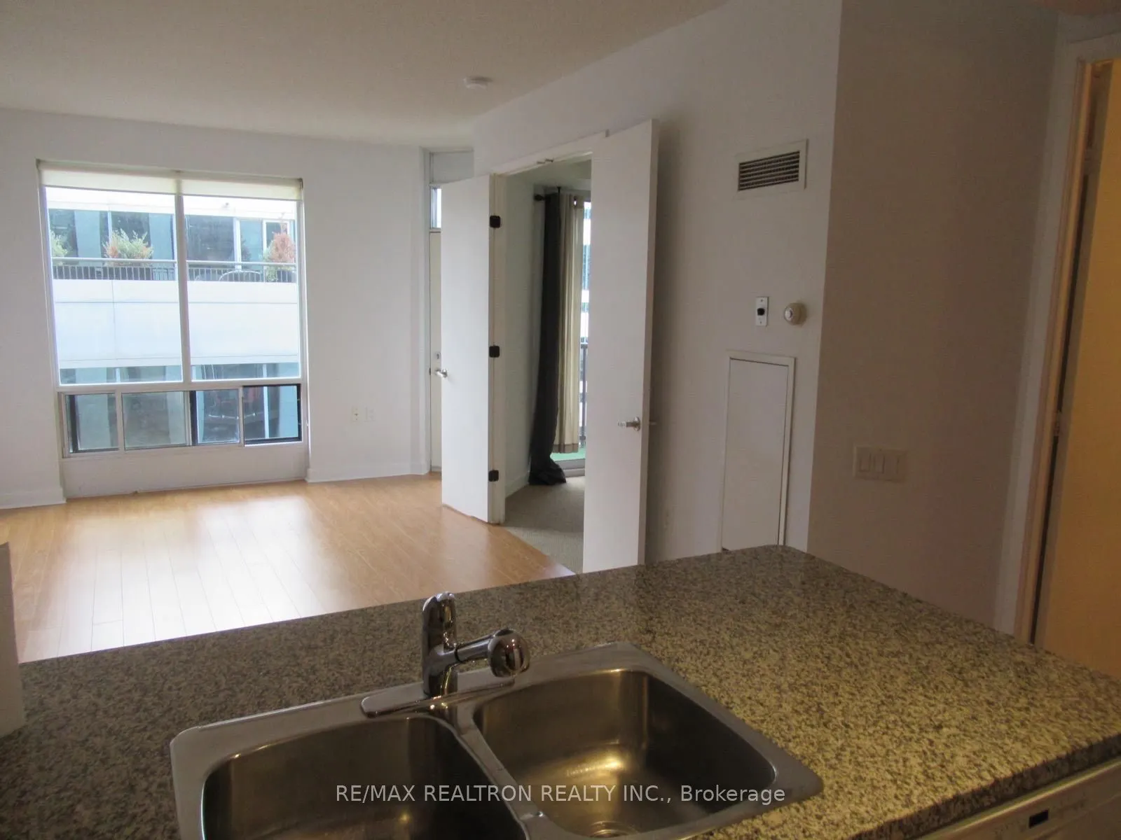 85 Bloor Street E, #1808