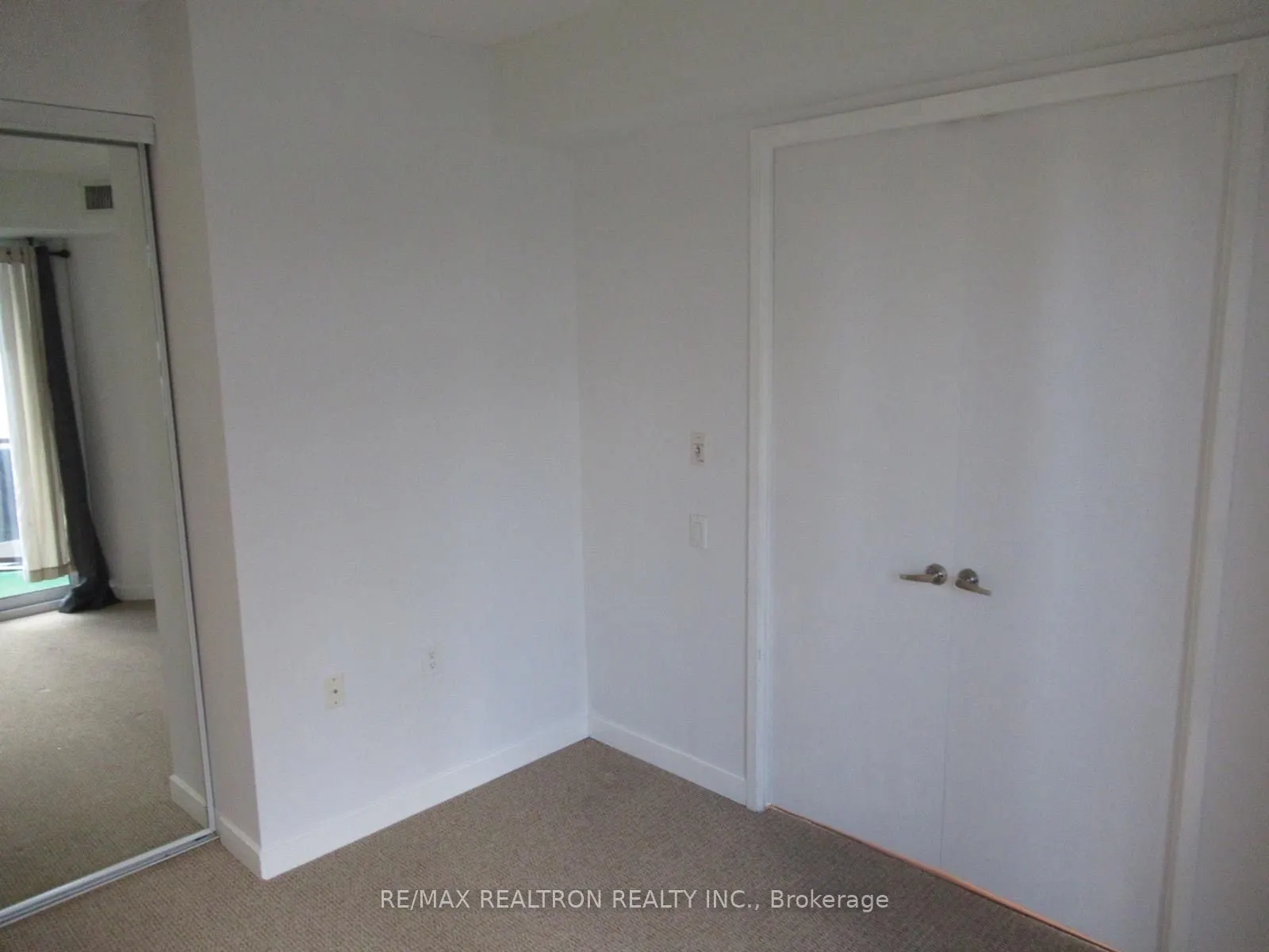 85 Bloor Street E, #1808