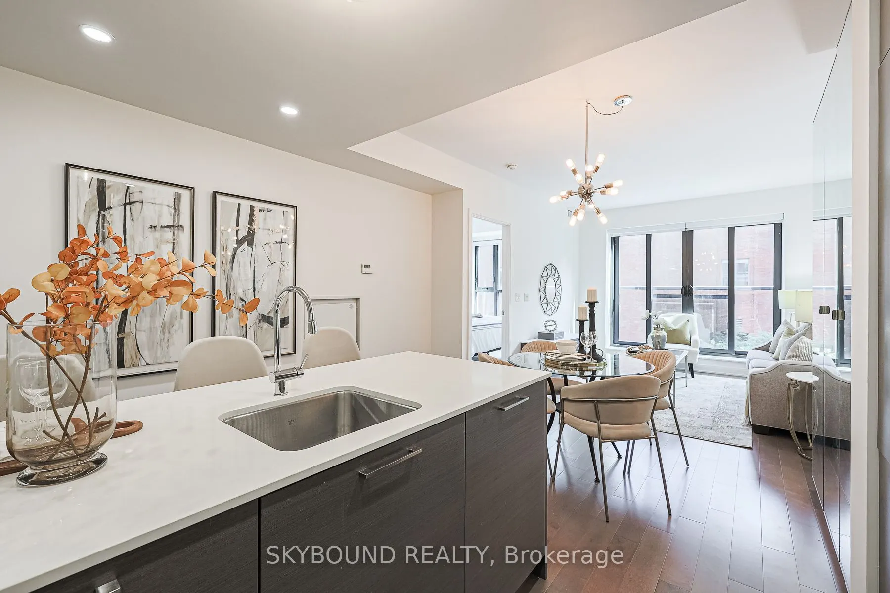 55 Front Street E, #323