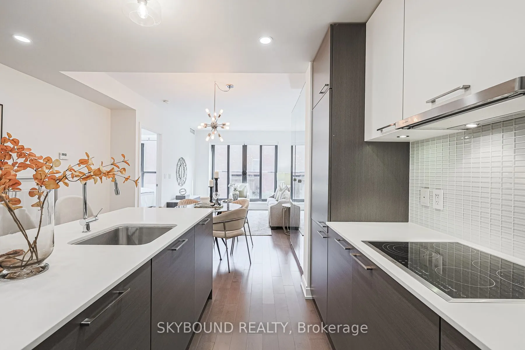 55 Front Street E, #323