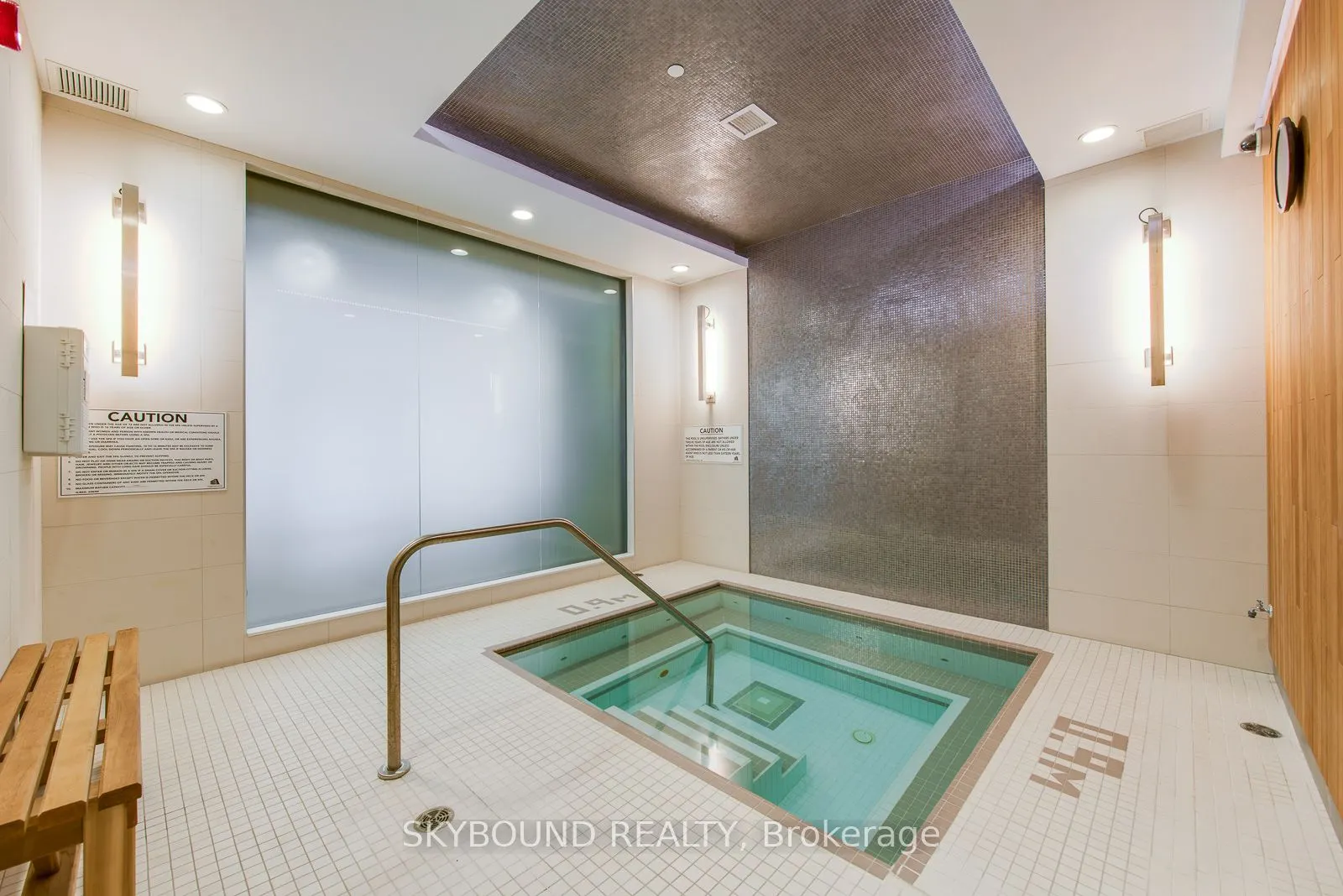 55 Front Street E, #323