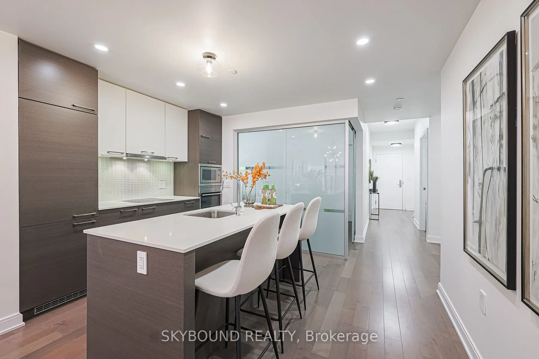 55 Front Street E, #323