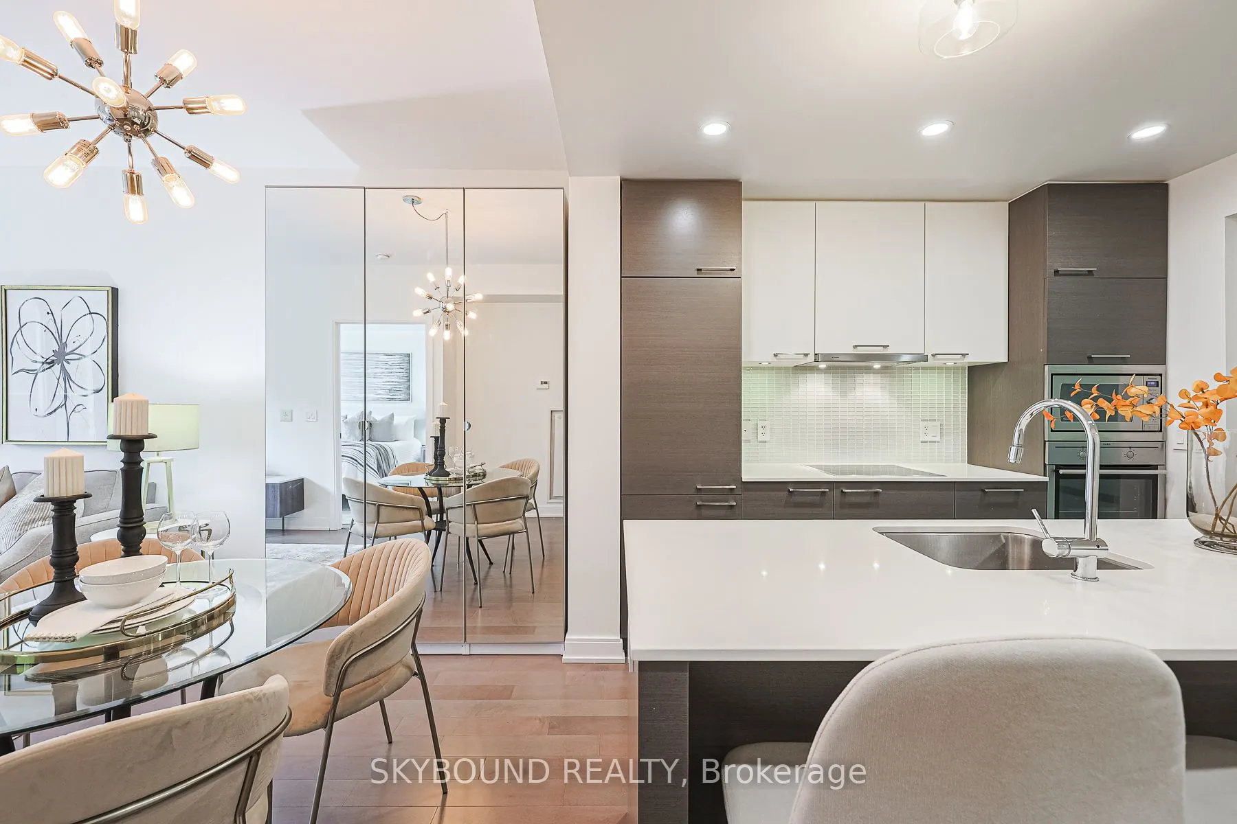 55 Front Street E, #323