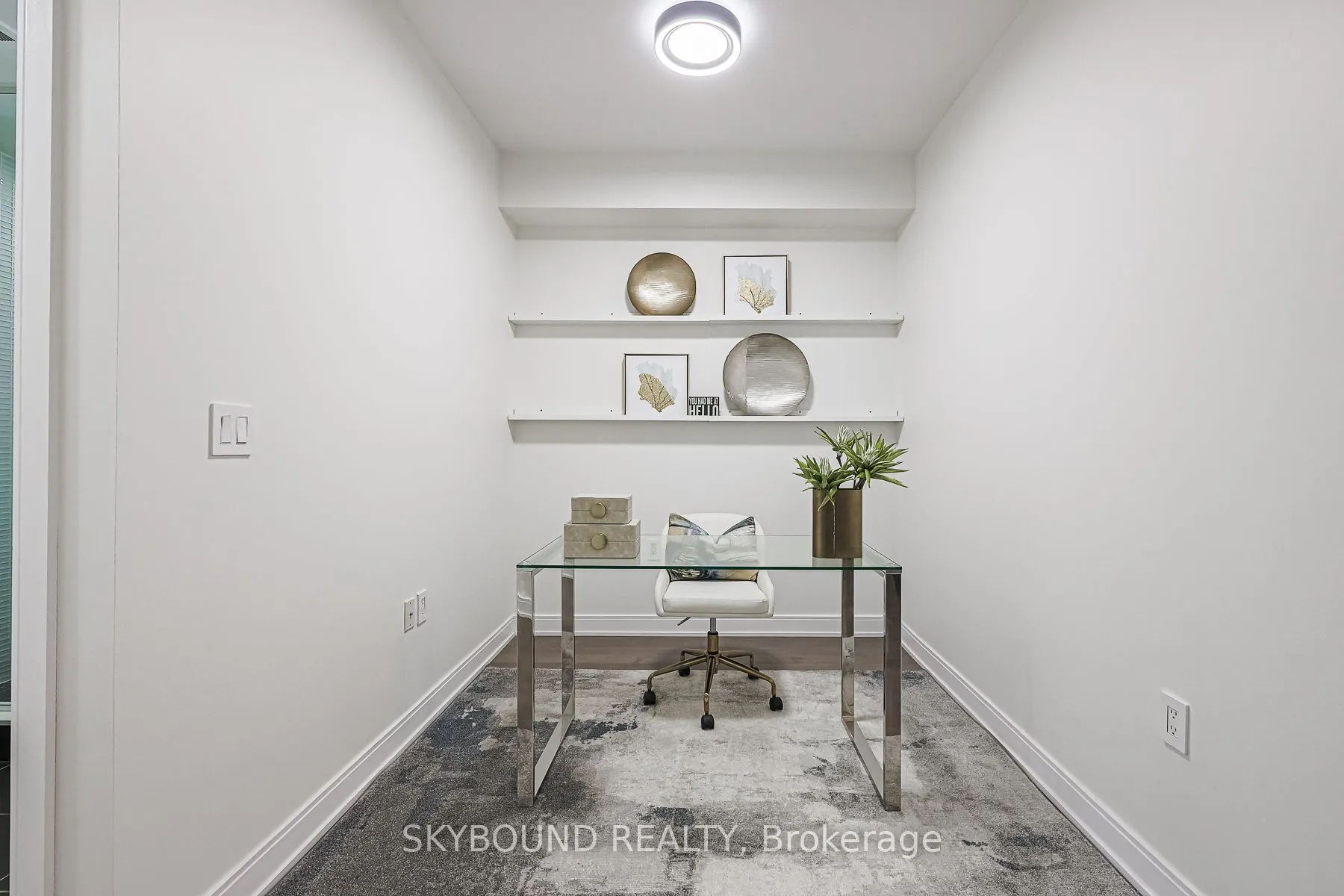 55 Front Street E, #323