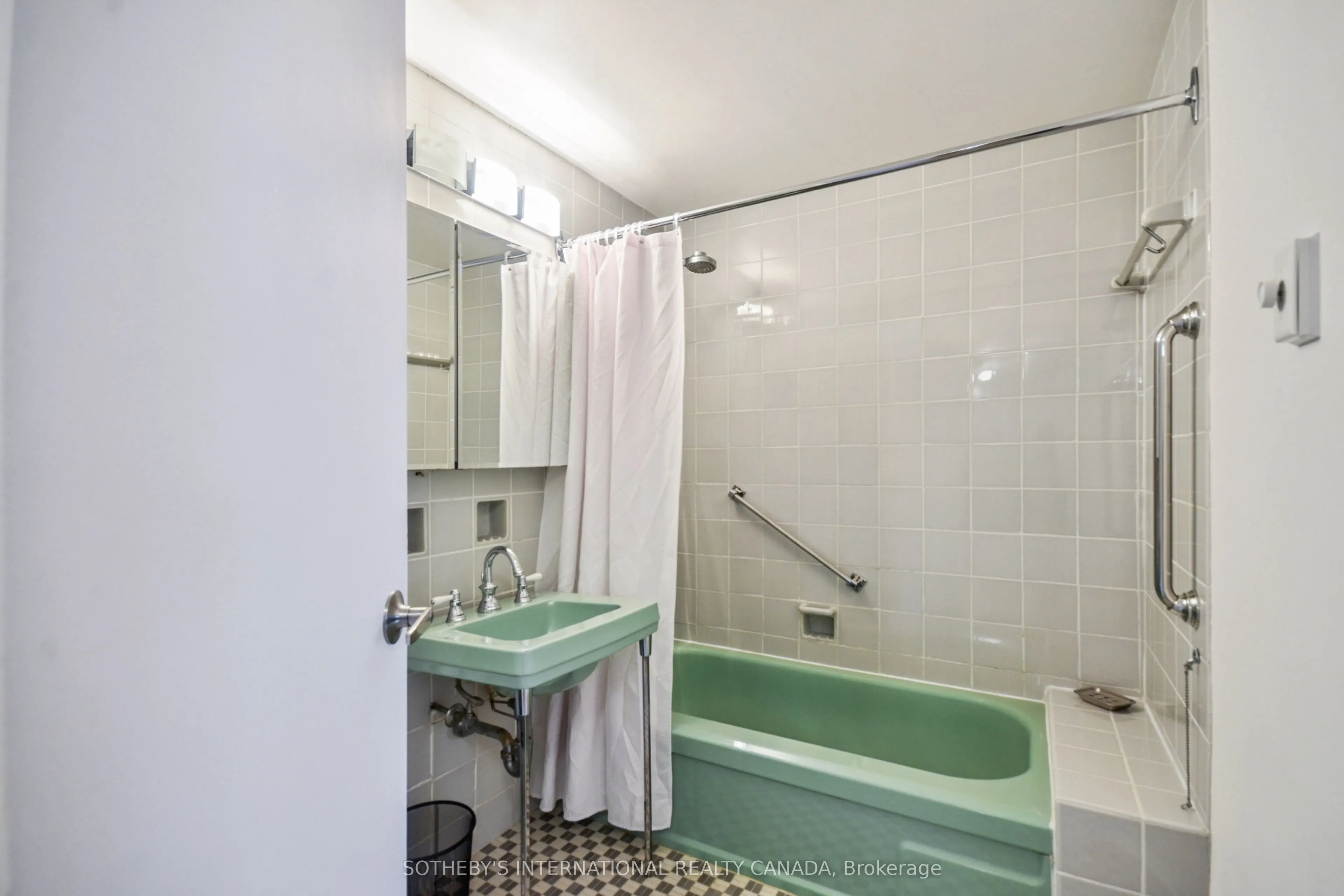 120 Rosedale Valley Road #512