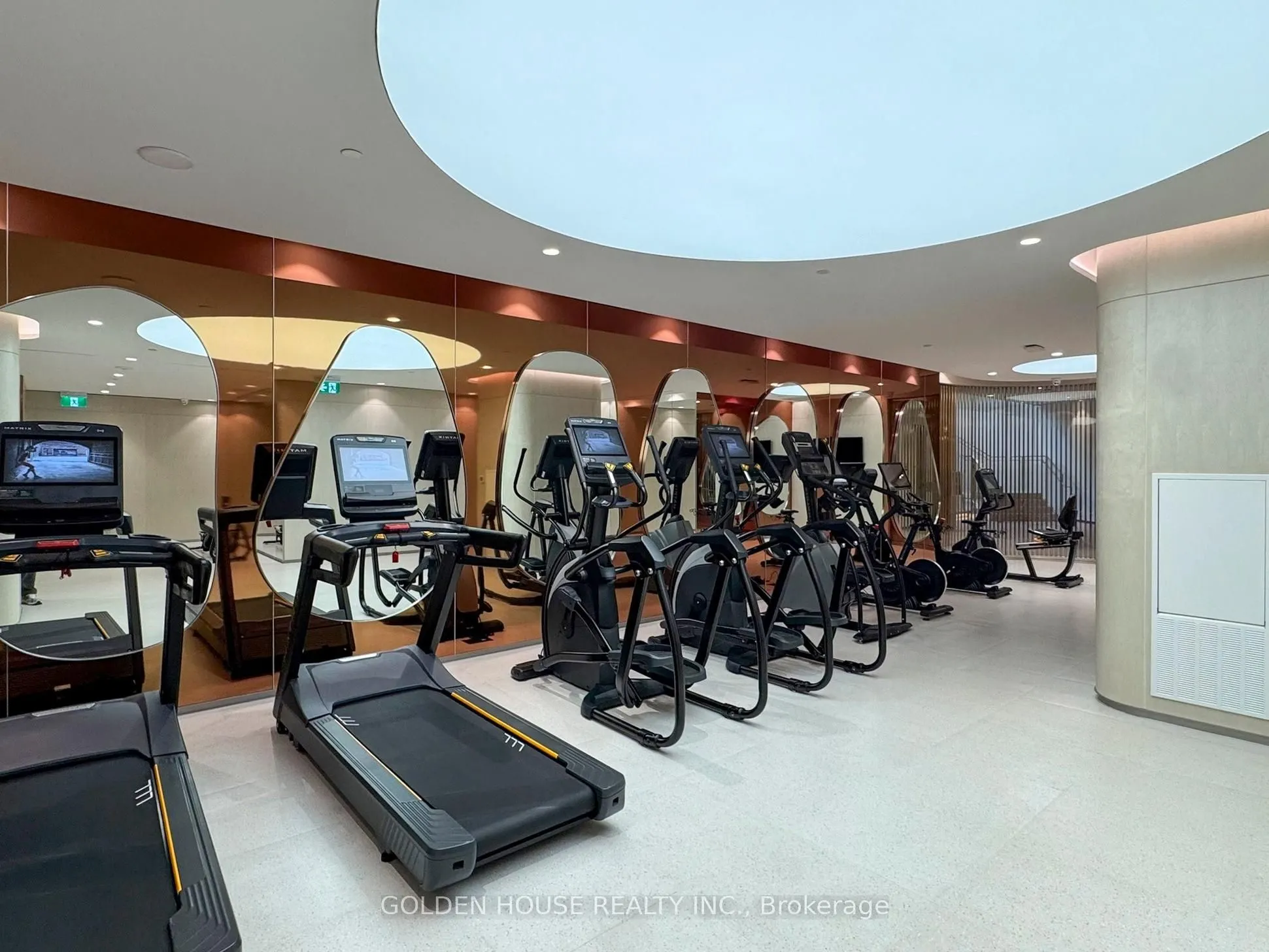 155 MERCHANT'S WHARF, #607