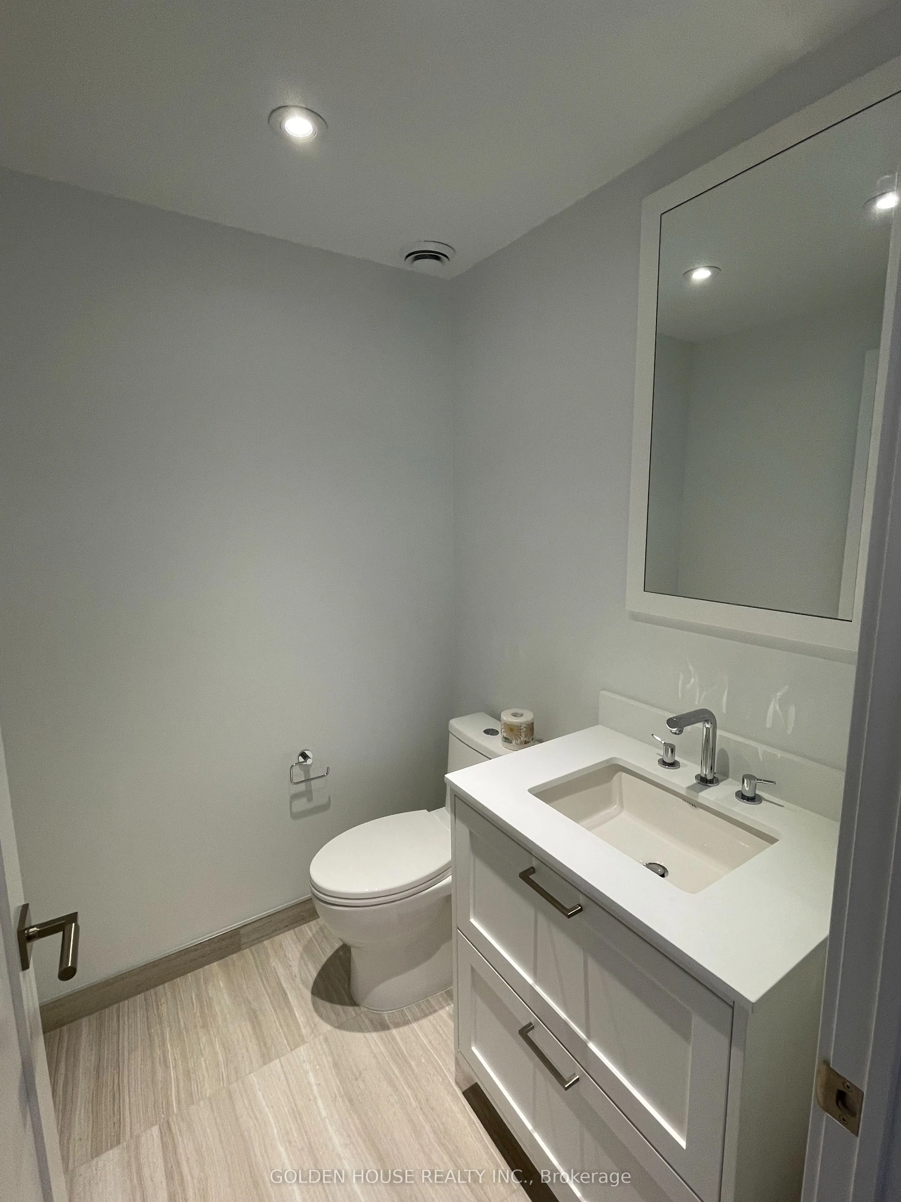 155 MERCHANT'S WHARF, #607