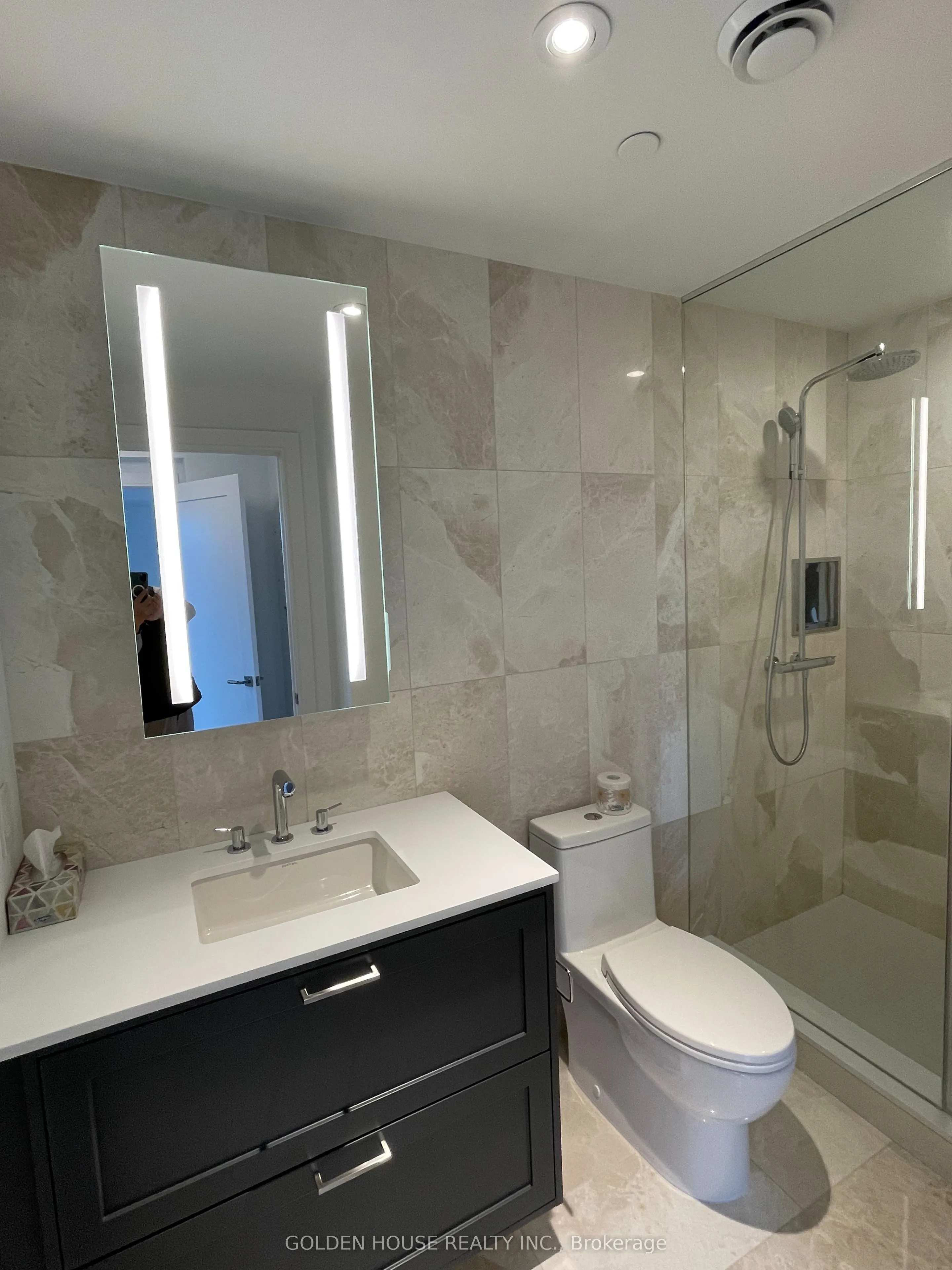 155 MERCHANT'S WHARF, #607