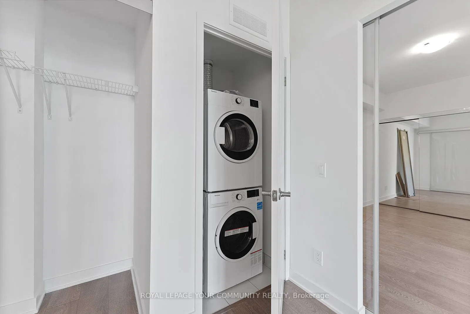 543 Richmond Street W, #515