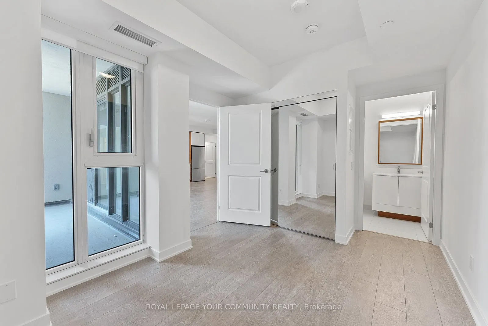 543 Richmond Street W, #515