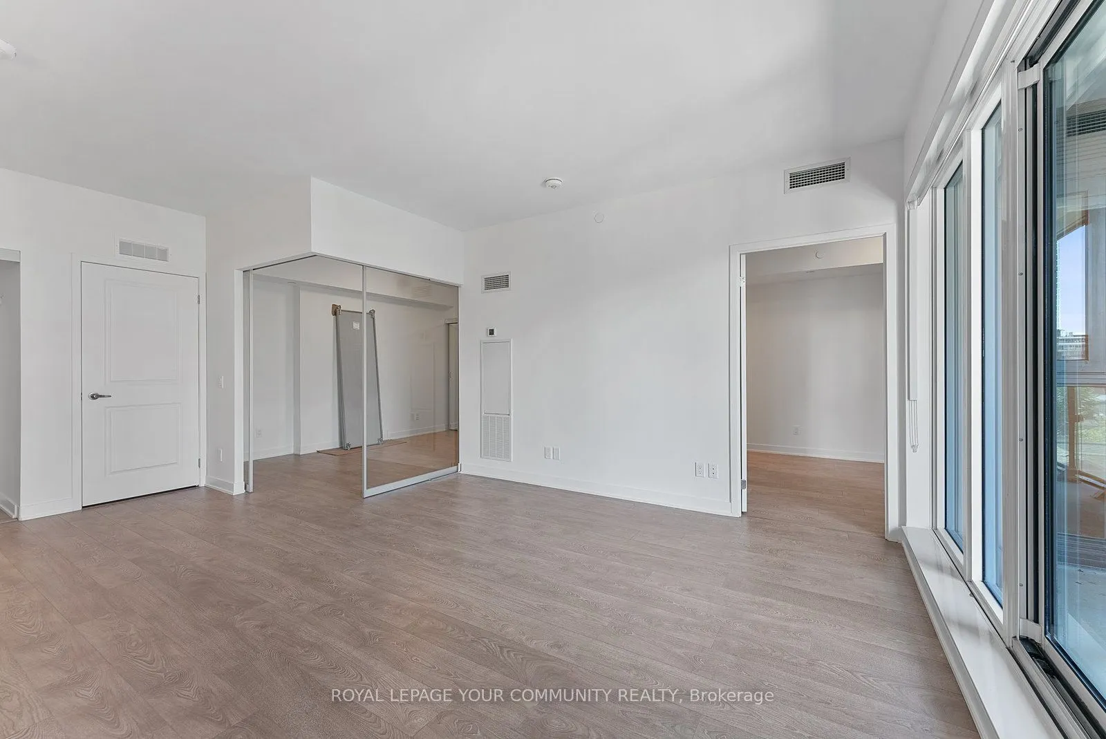 543 Richmond Street W, #515