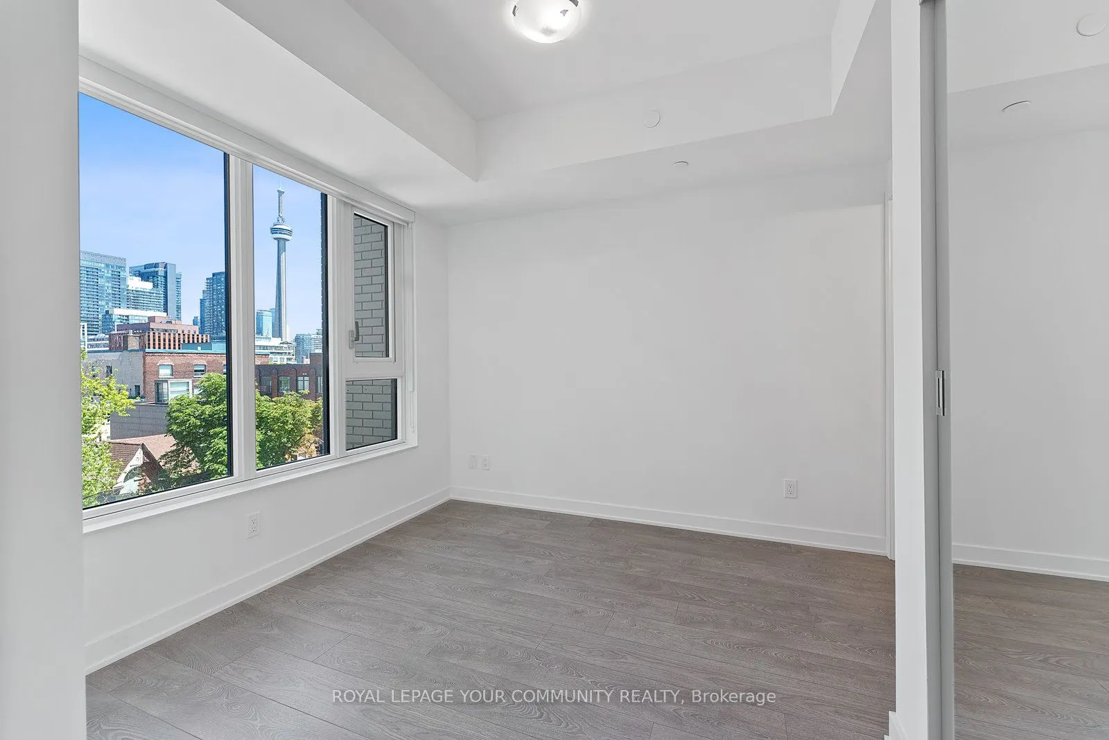 543 Richmond Street W, #515