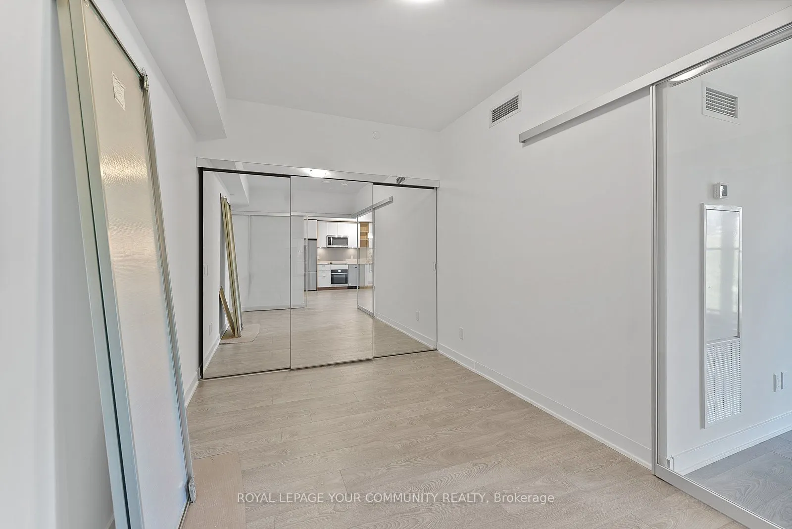 543 Richmond Street W, #515