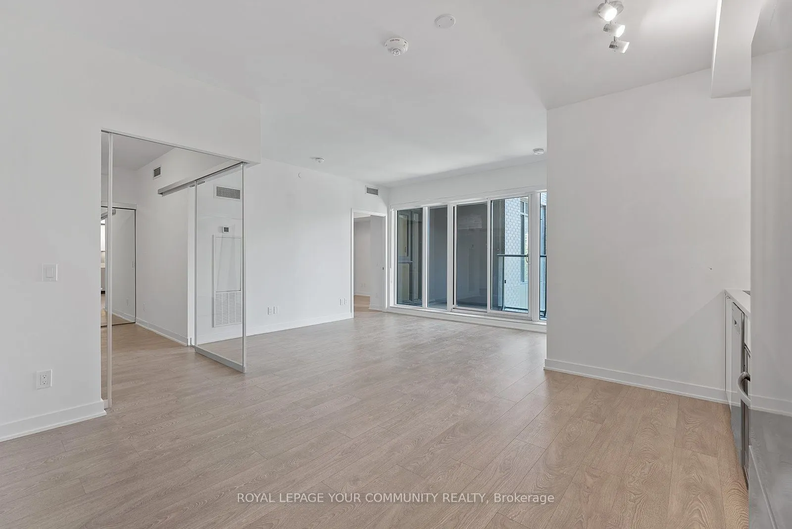 543 Richmond Street W, #515