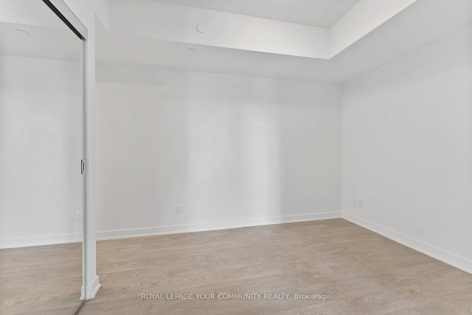 543 Richmond Street W, #515