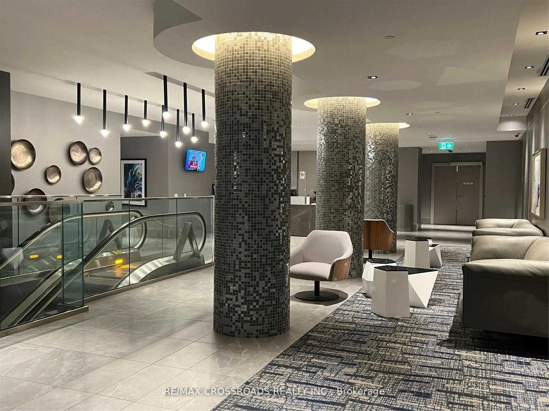 50 WELLESLEY Street E, #3711