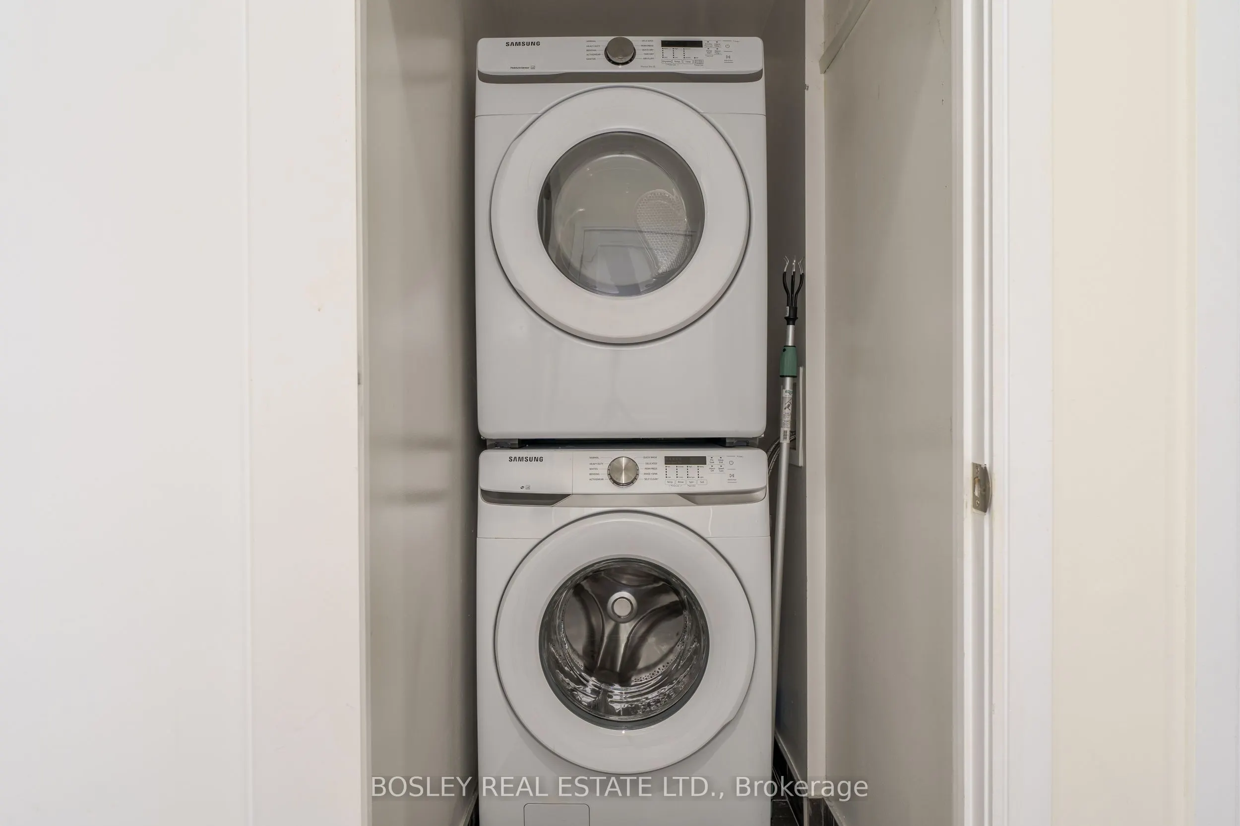 55 Front Street E, #PH1203