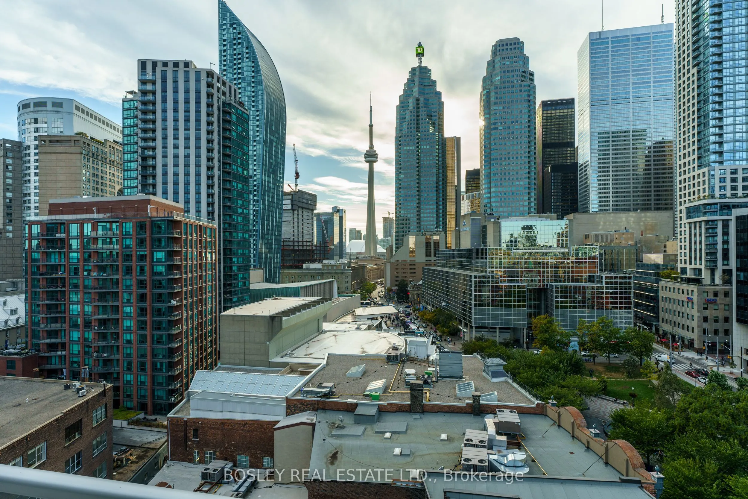 55 Front Street E, #PH1203