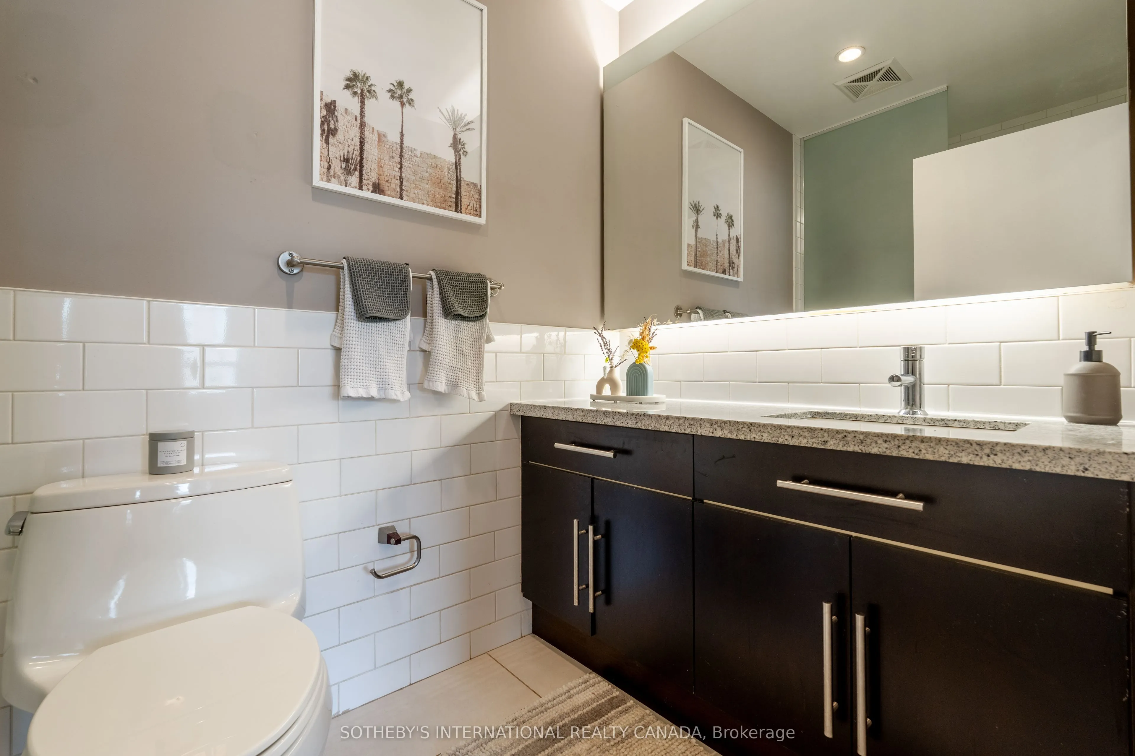 1005 King Street W, #810