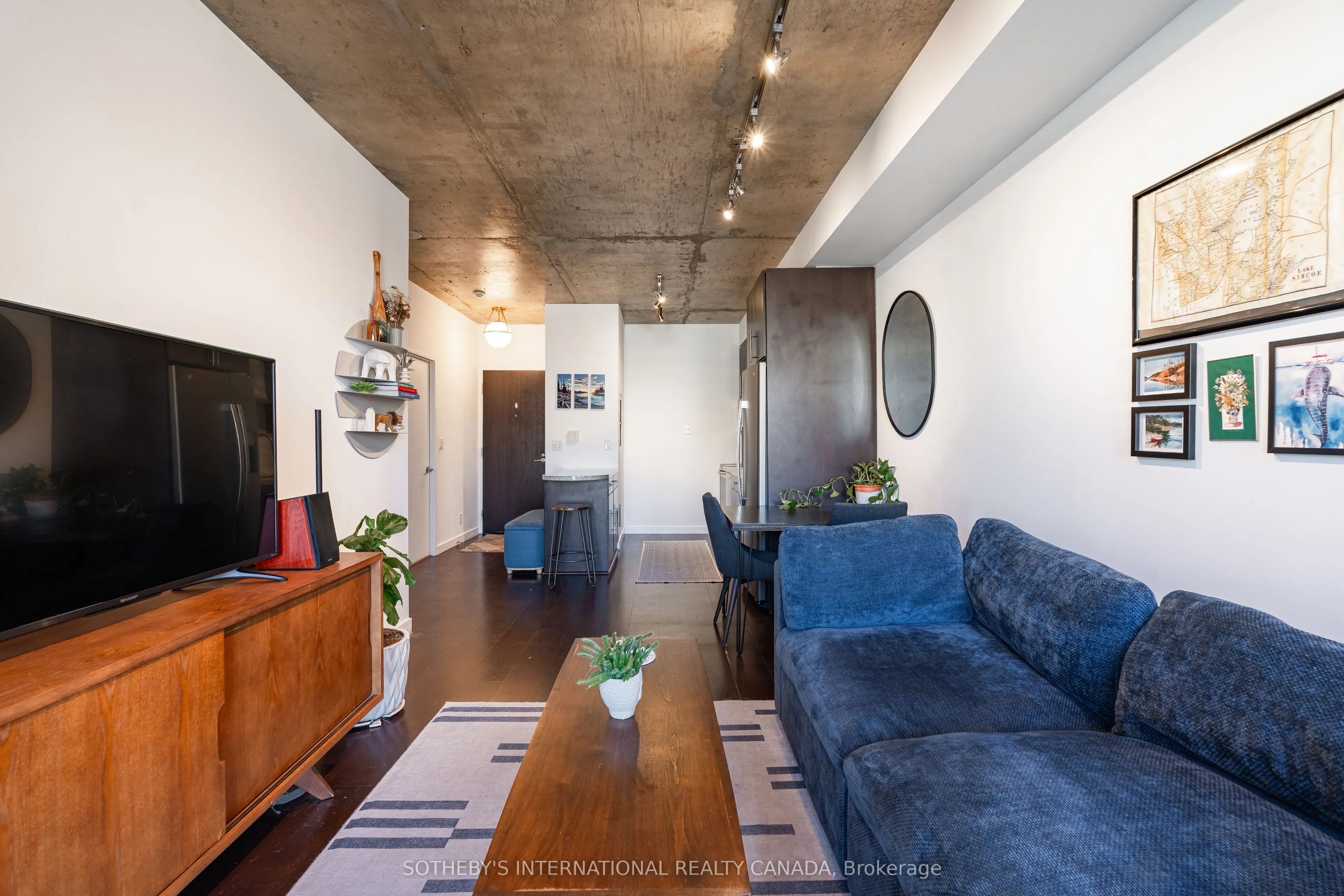 1005 King Street W, #810