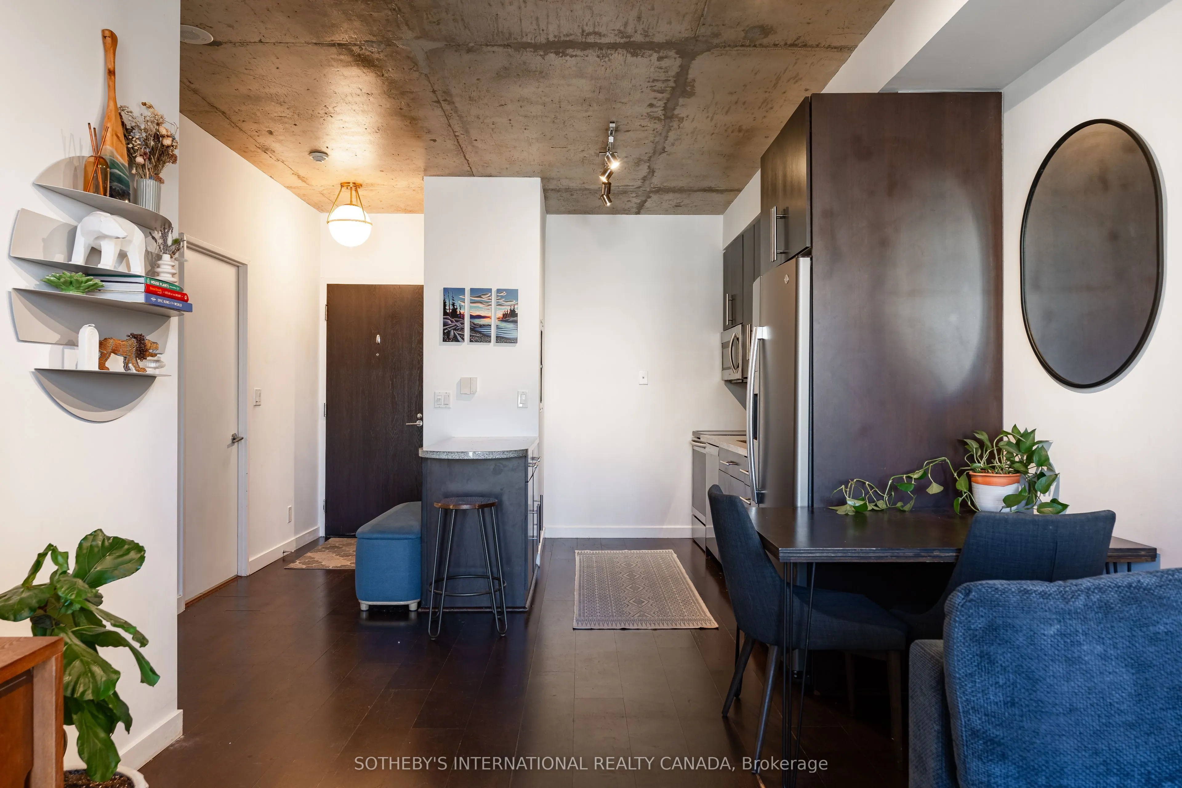 1005 King Street W, #810