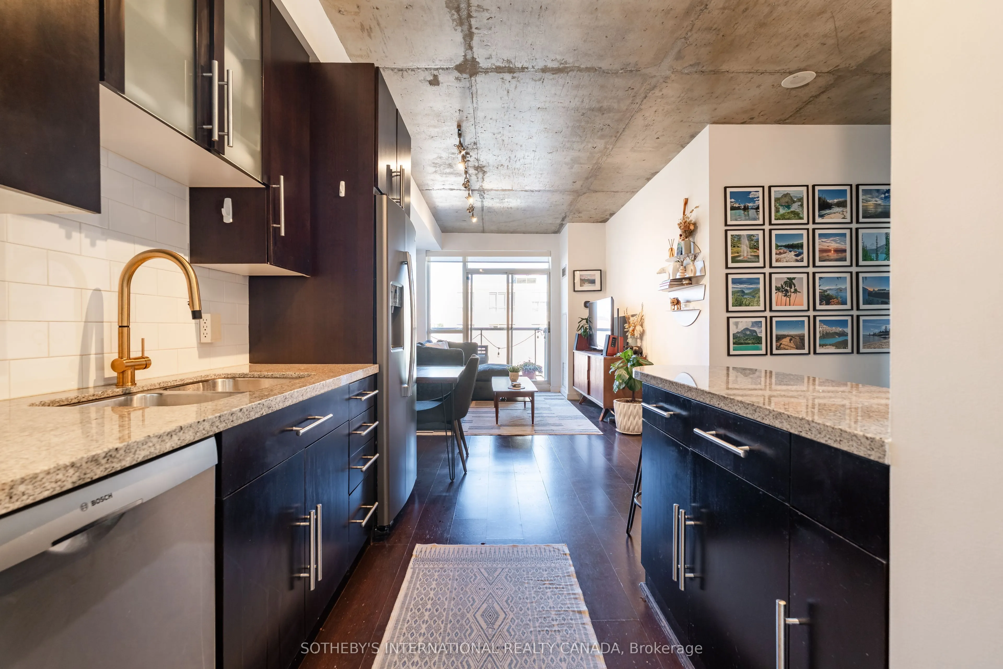 1005 King Street W, #810