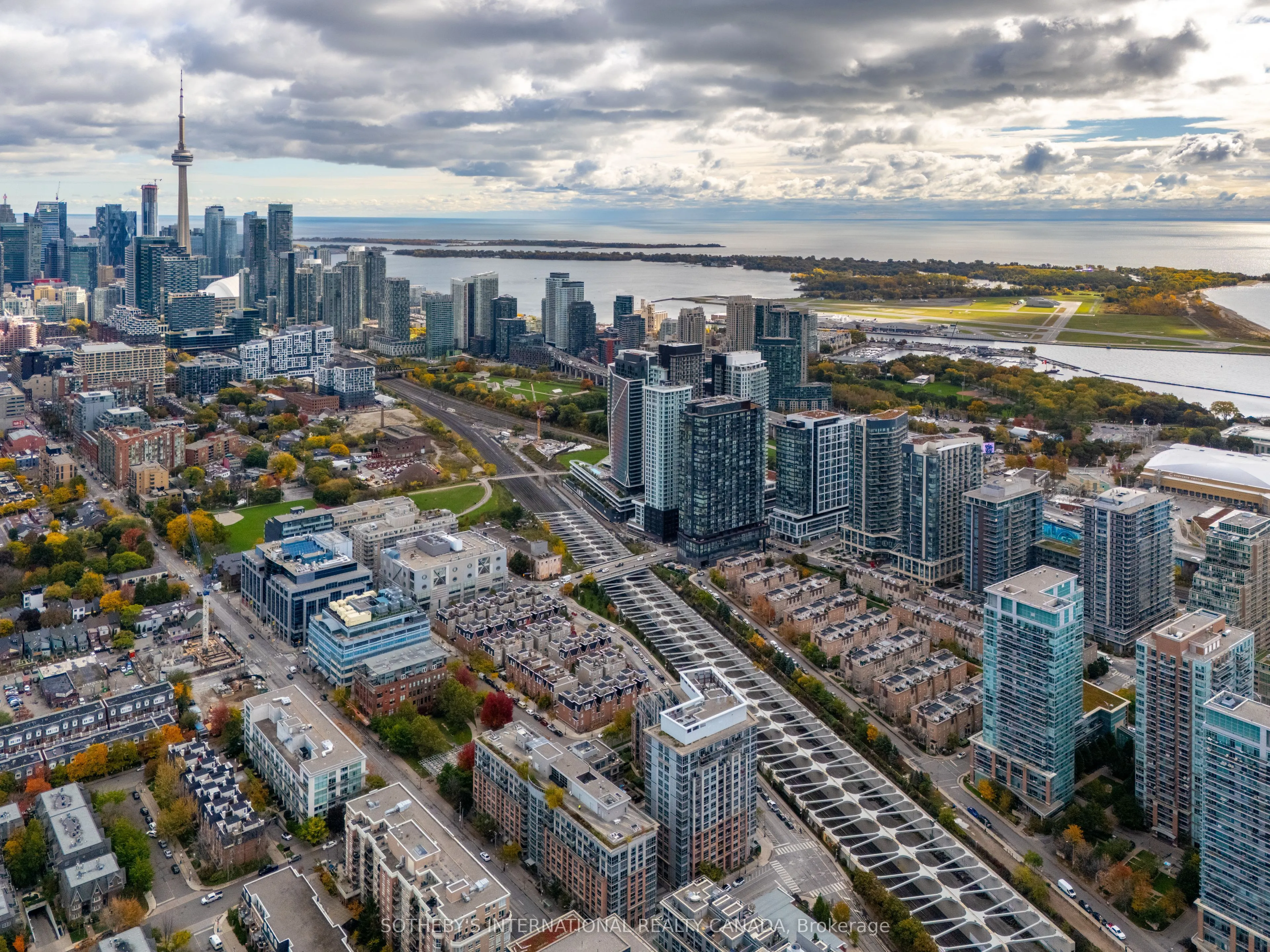 1005 King Street W, #810