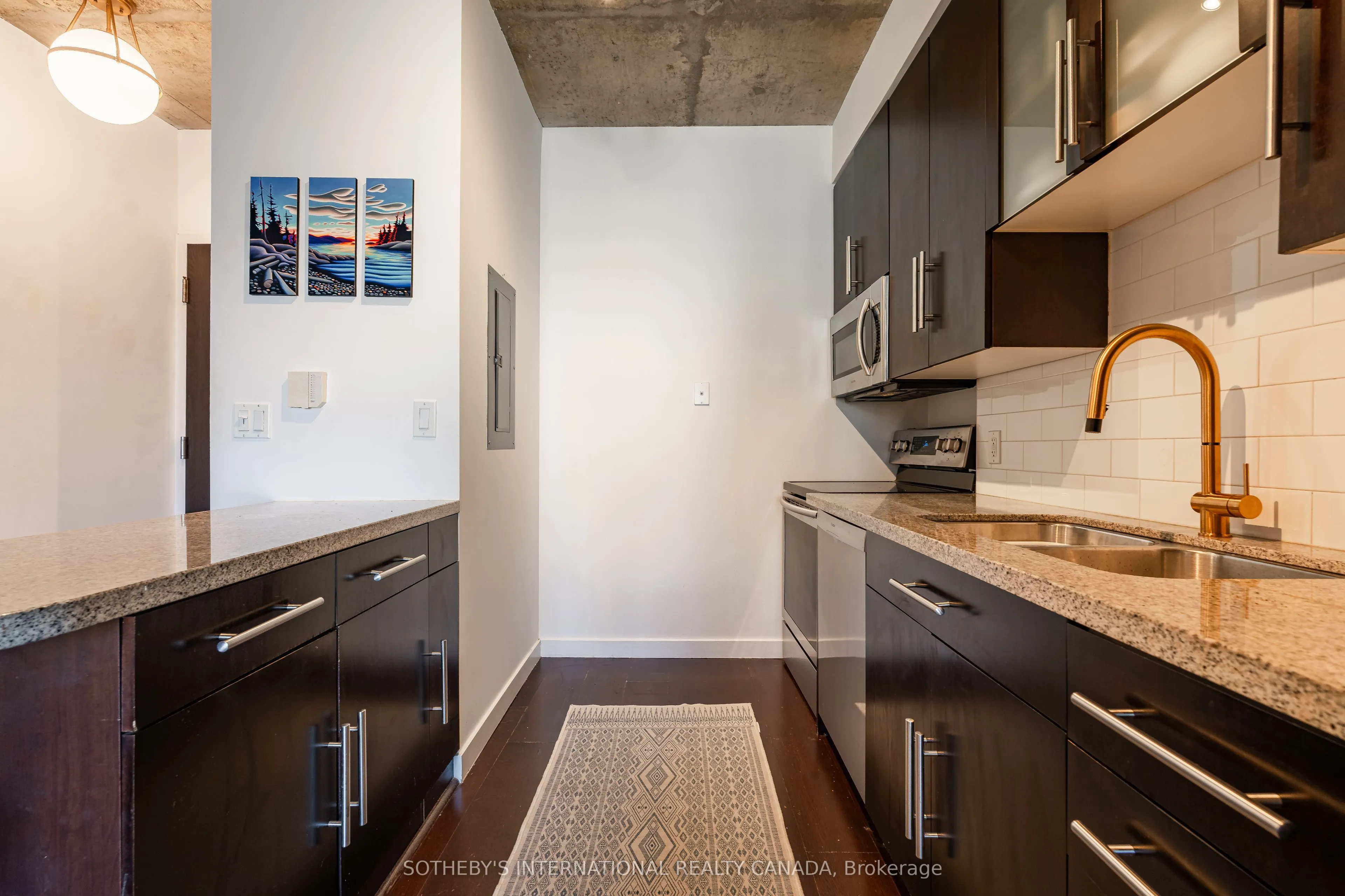 1005 King Street W, #810