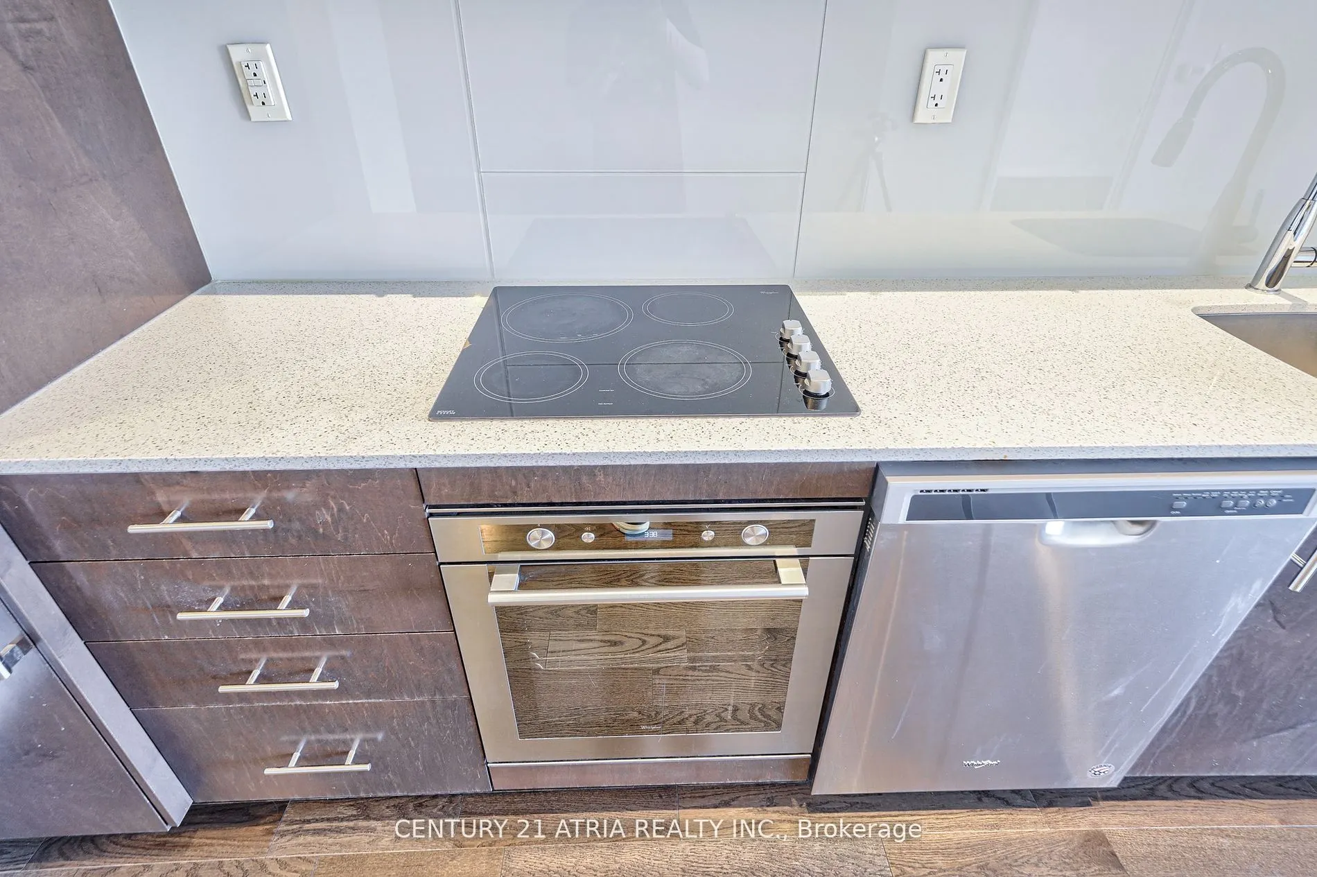 460 Adelaide Street E, #809