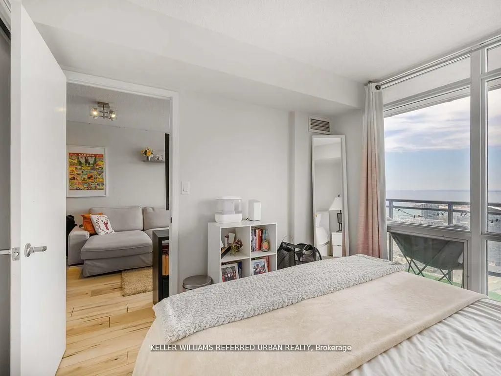 11 Brunel Court, #4702