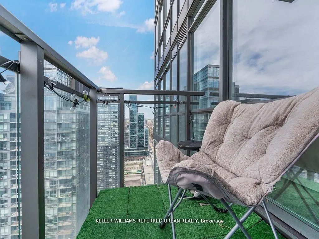 11 Brunel Court, #4702