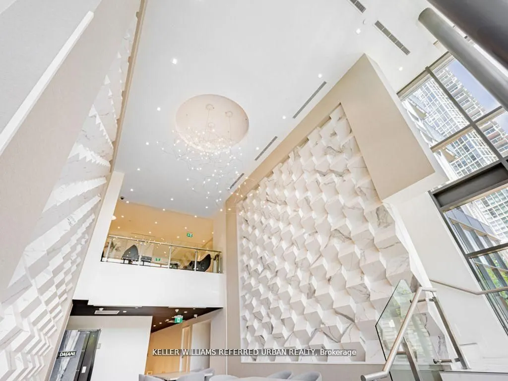 11 Brunel Court, #4702