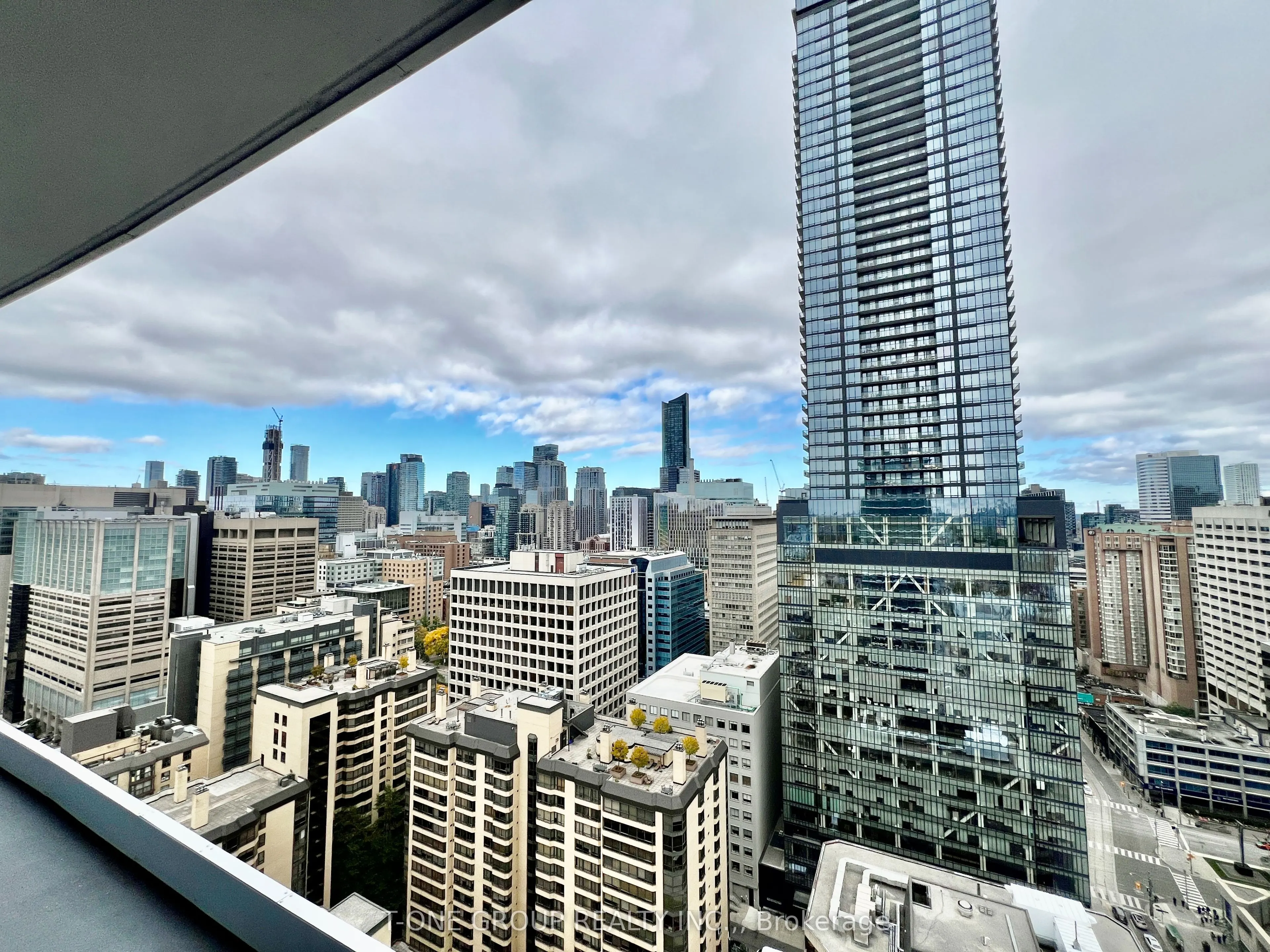 280 Dundas Street W, #2704