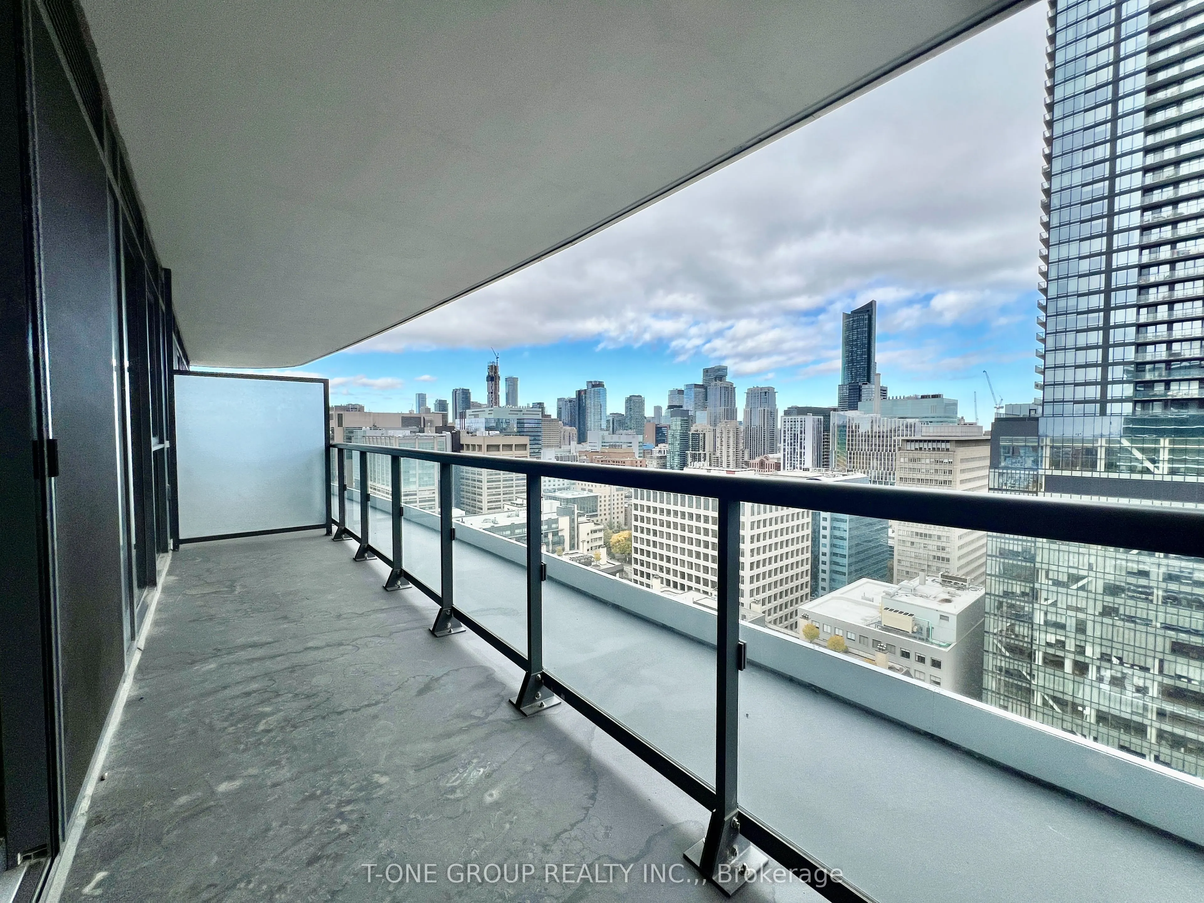 280 Dundas Street W, #2704