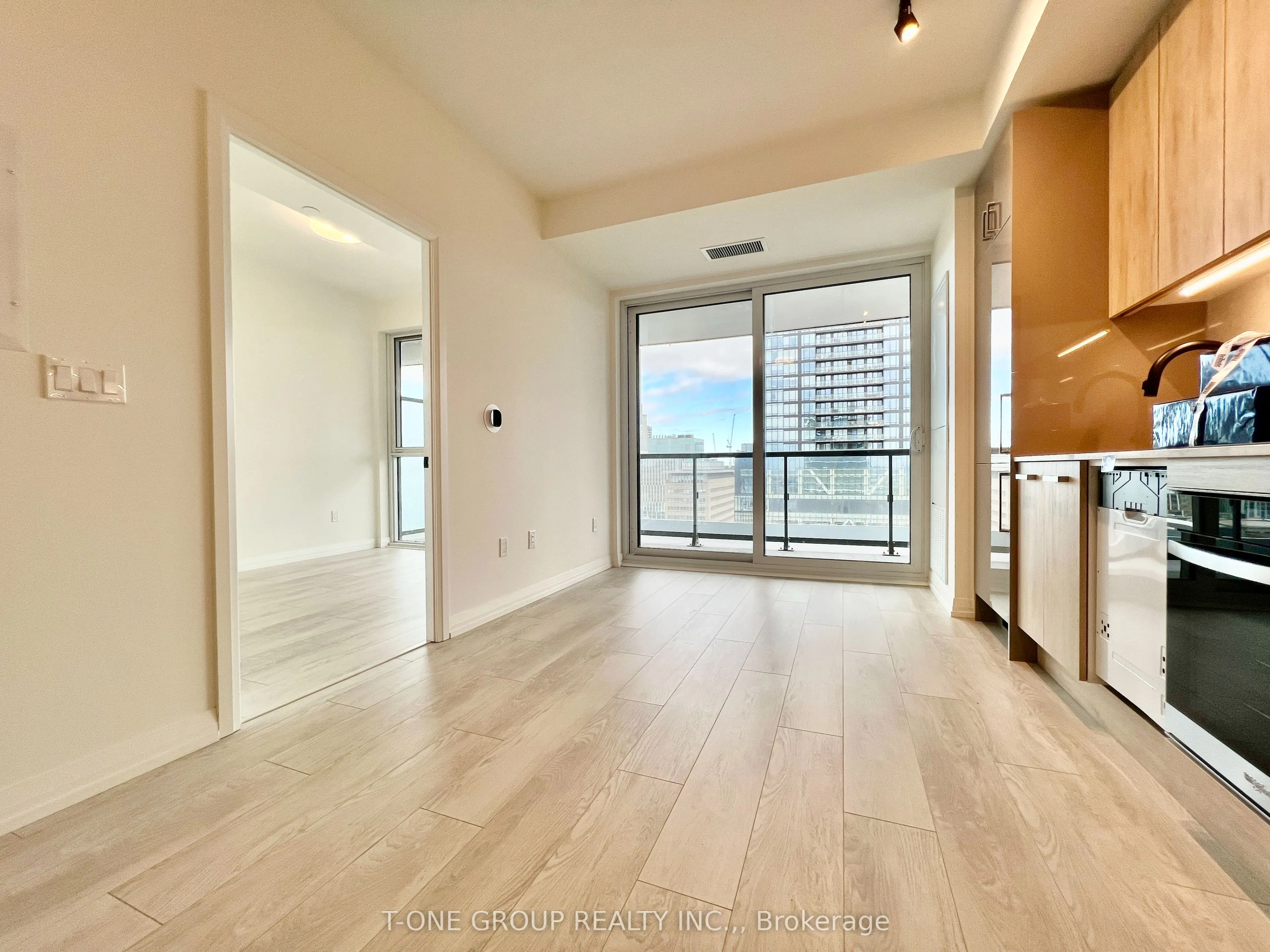 280 Dundas Street W, #2704