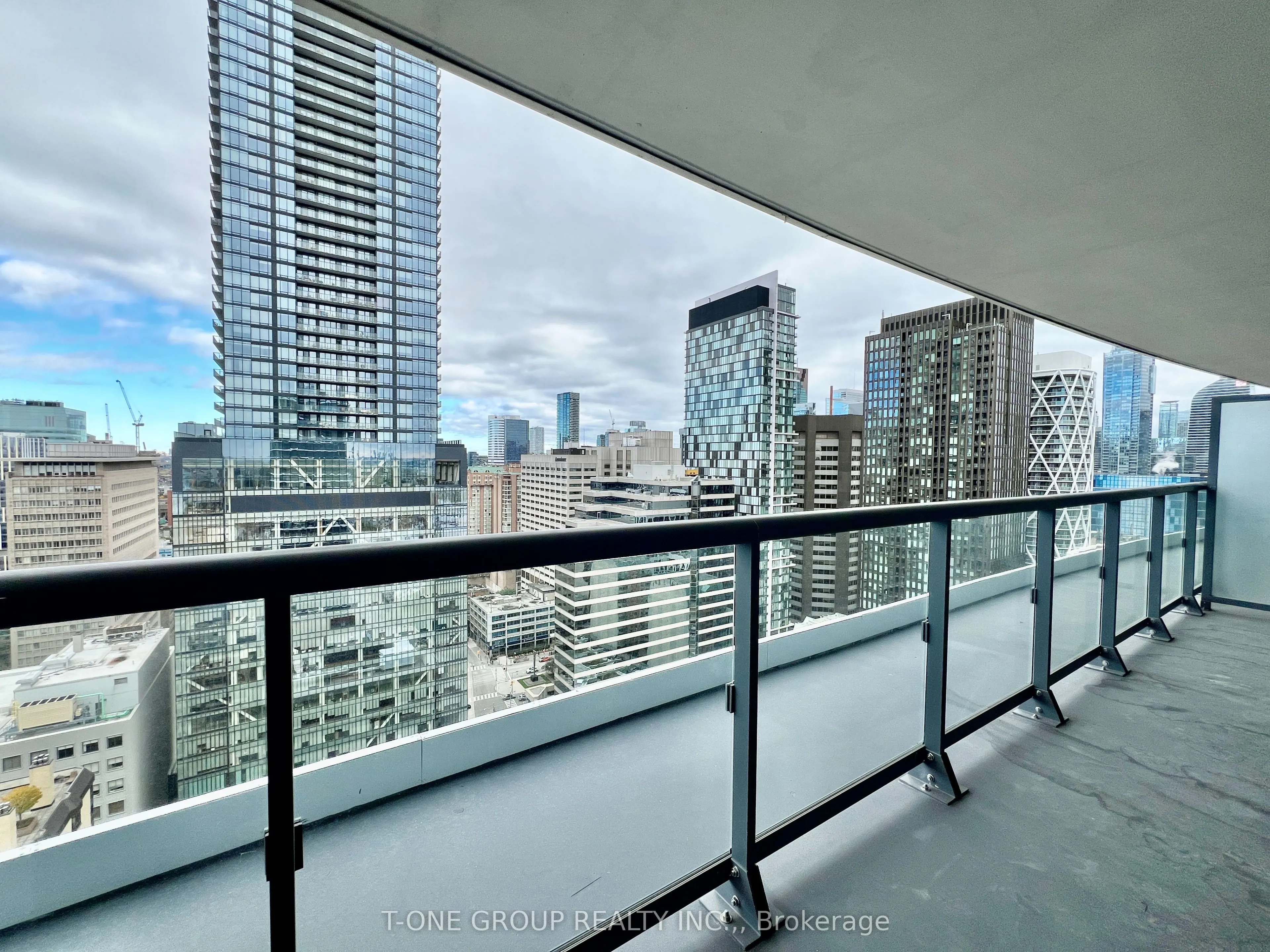 280 Dundas Street W, #2704