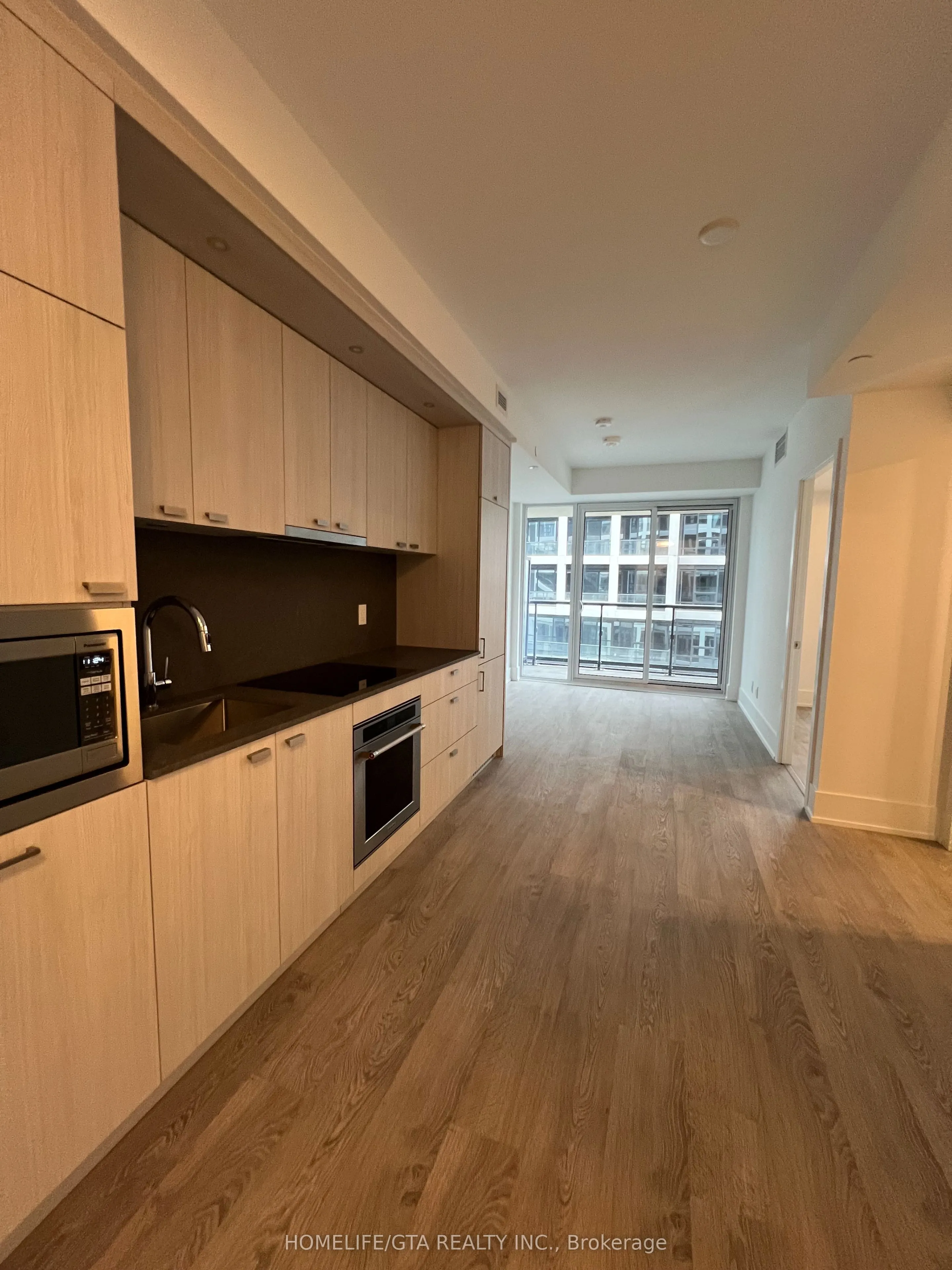 115 Denison Avenue, #902